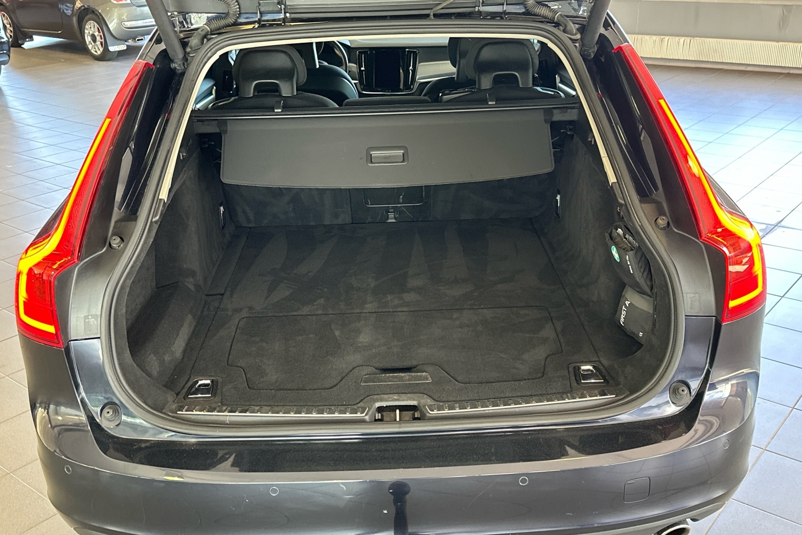 Volvo V90 D4 Business aut 2017, kuva 5/20