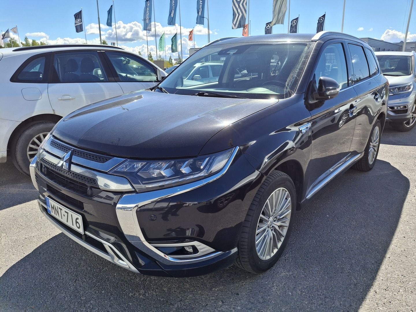 MITSUBISHI Outlander PHEV Intense 4WD 5P **Juuri tullut! Kysy tarjous jo nyt**