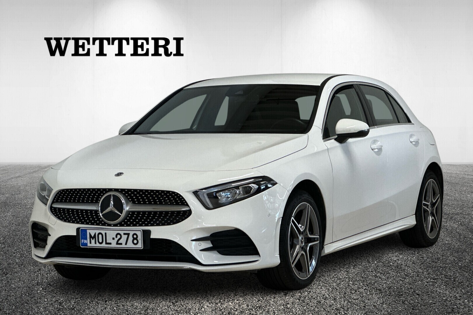 MERCEDES-BENZ A 250 e A Business AMG Edition / Distronic / Led-valot / Navi