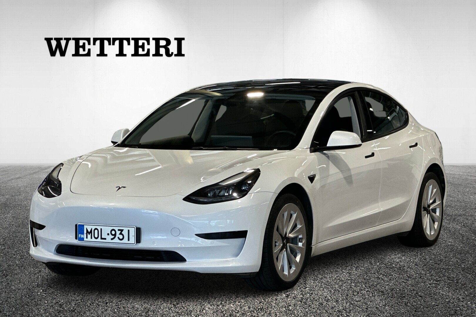 TESLA Model 3 RWD - **Juuri saapunut!! ** // ACC // Navi // Nahat // Lasikatto // Ratinlämmitin // Automaattiohjaus // Langaton lataus // 