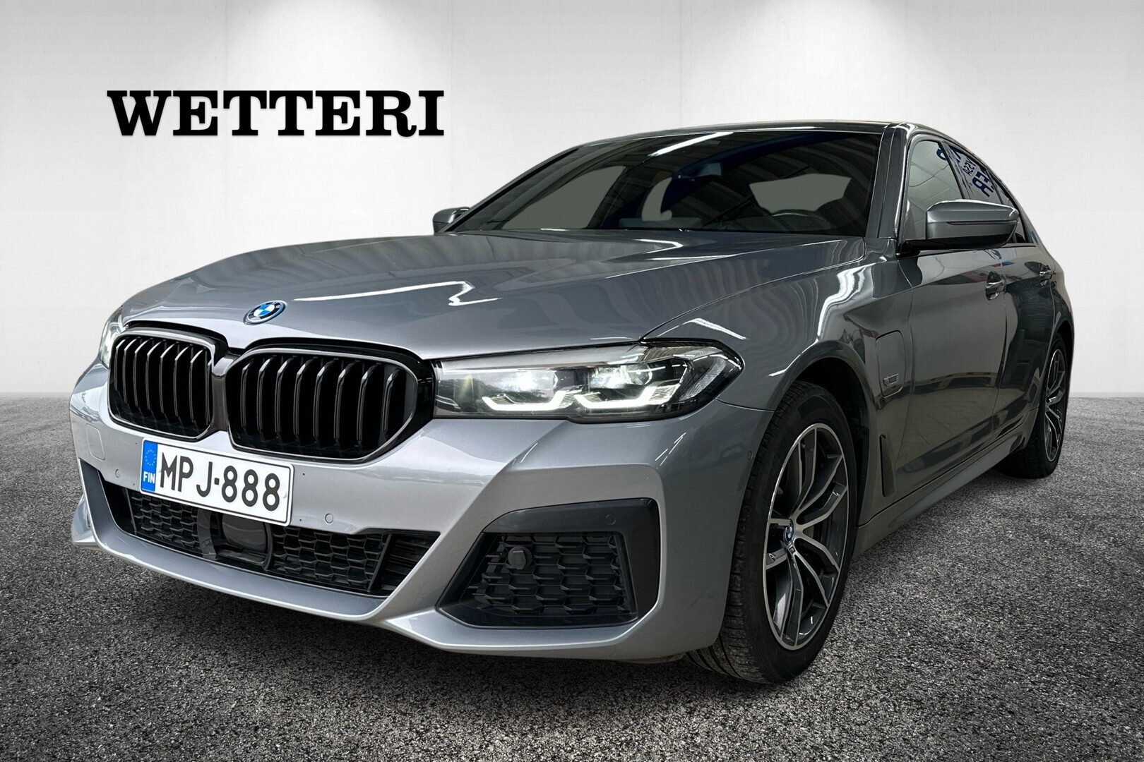 BMW 530 530e xDrive Sedan/Vetokoukku/Mukautuva vakionopeuden säädin/Autopilot/Nahat/Vetokoukku/