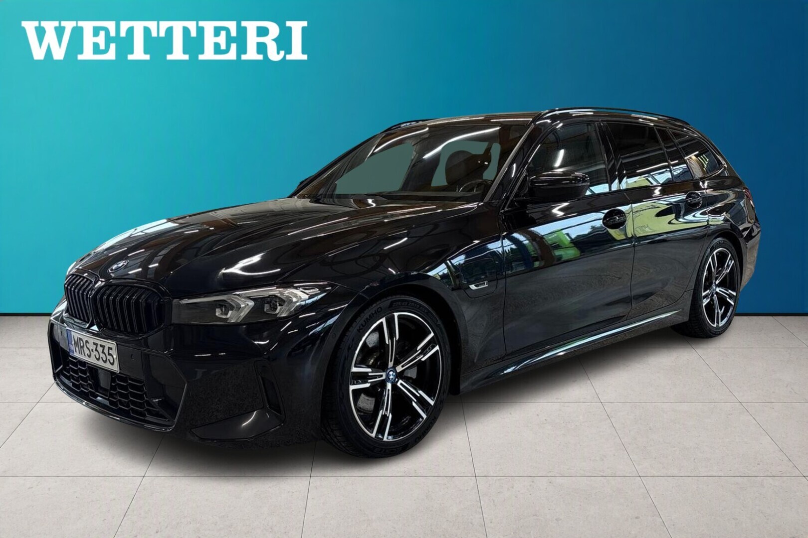 BMW 330 G21 Touring 330e xDrive A Charged Edition M Sport // Adapt.Vakkari / Hifit / Widescreen / Ambient valaistus / Koukku // - // Adapt.Vakkari / Shadow line / Widescreen / Ambient valaistus / Vetokoukku // 