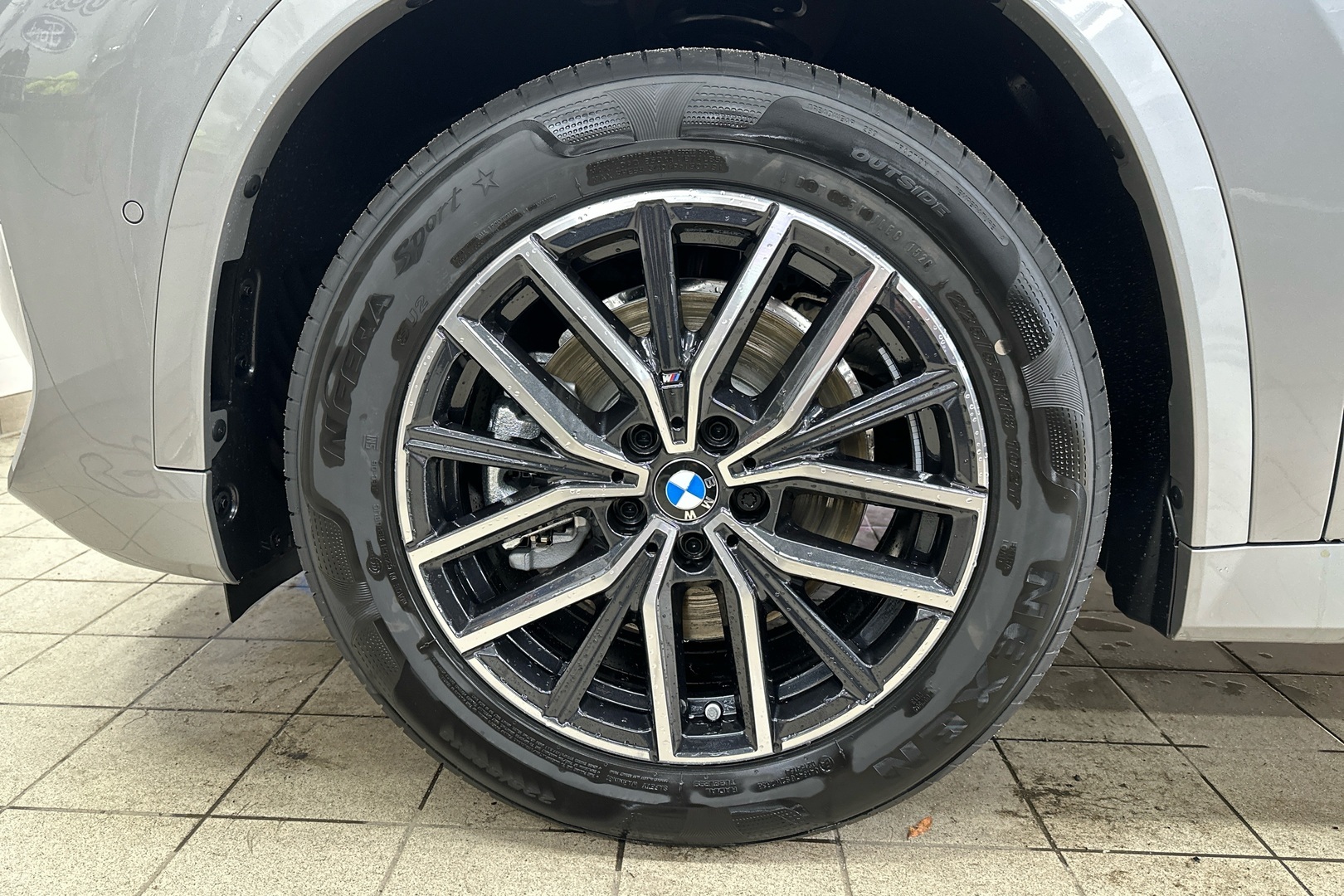 BMW iX1 2026, photo 6/28