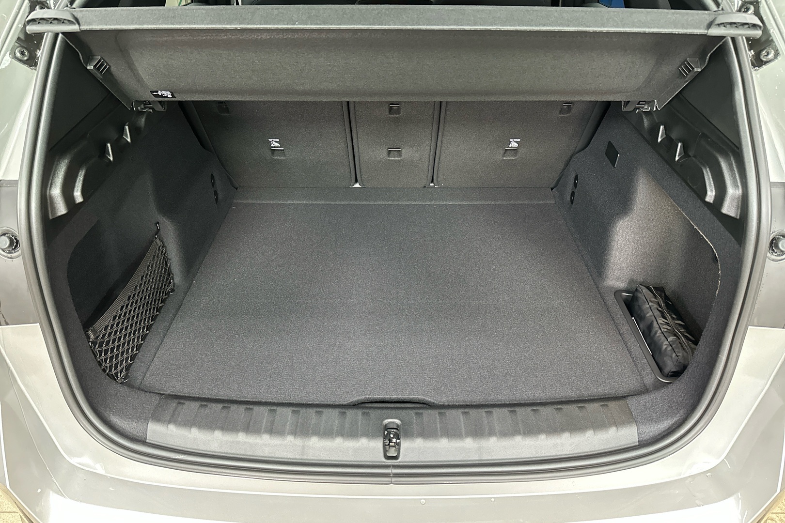 BMW iX1 2026, photo 7/28