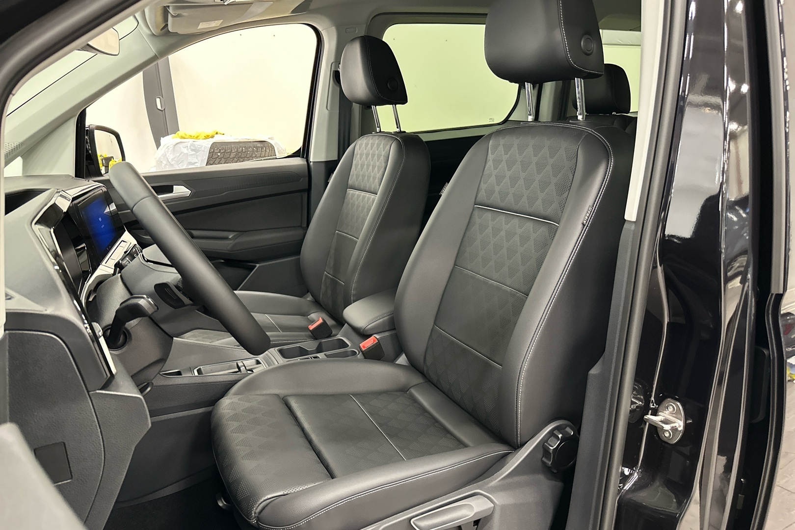 Ford Grand Tourneo Connect 2026, photo 7/24
