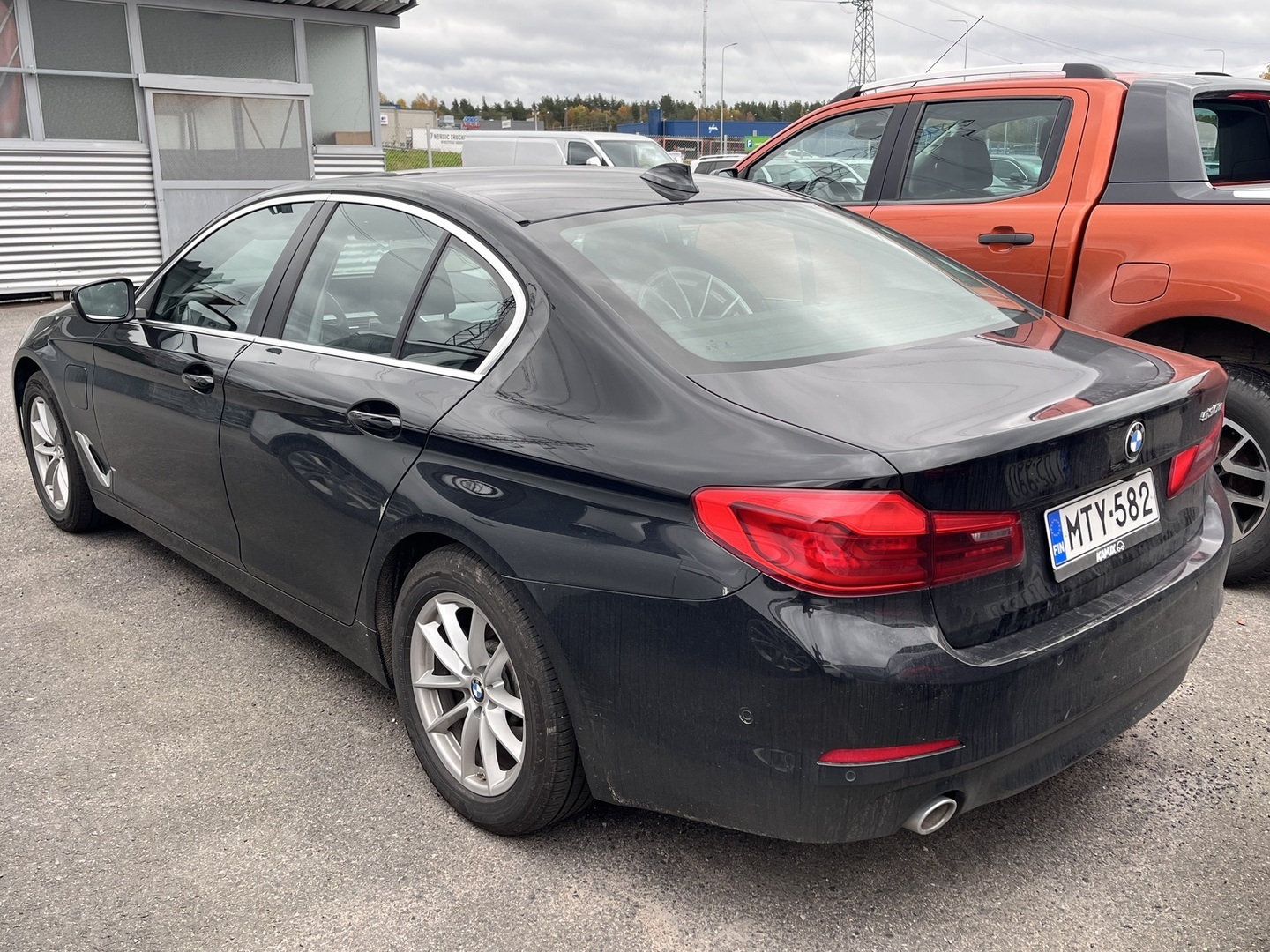 BMW 530 G30 Sedan 530e A Charged Edition 2020, kuva 4/6