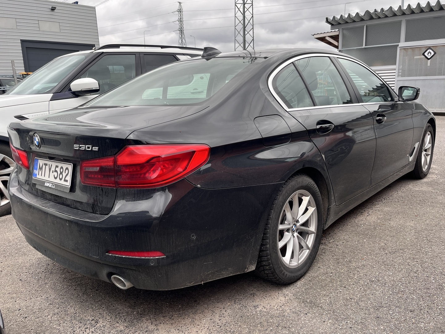 BMW 530 G30 Sedan 530e A Charged Edition 2020, kuva 3/6
