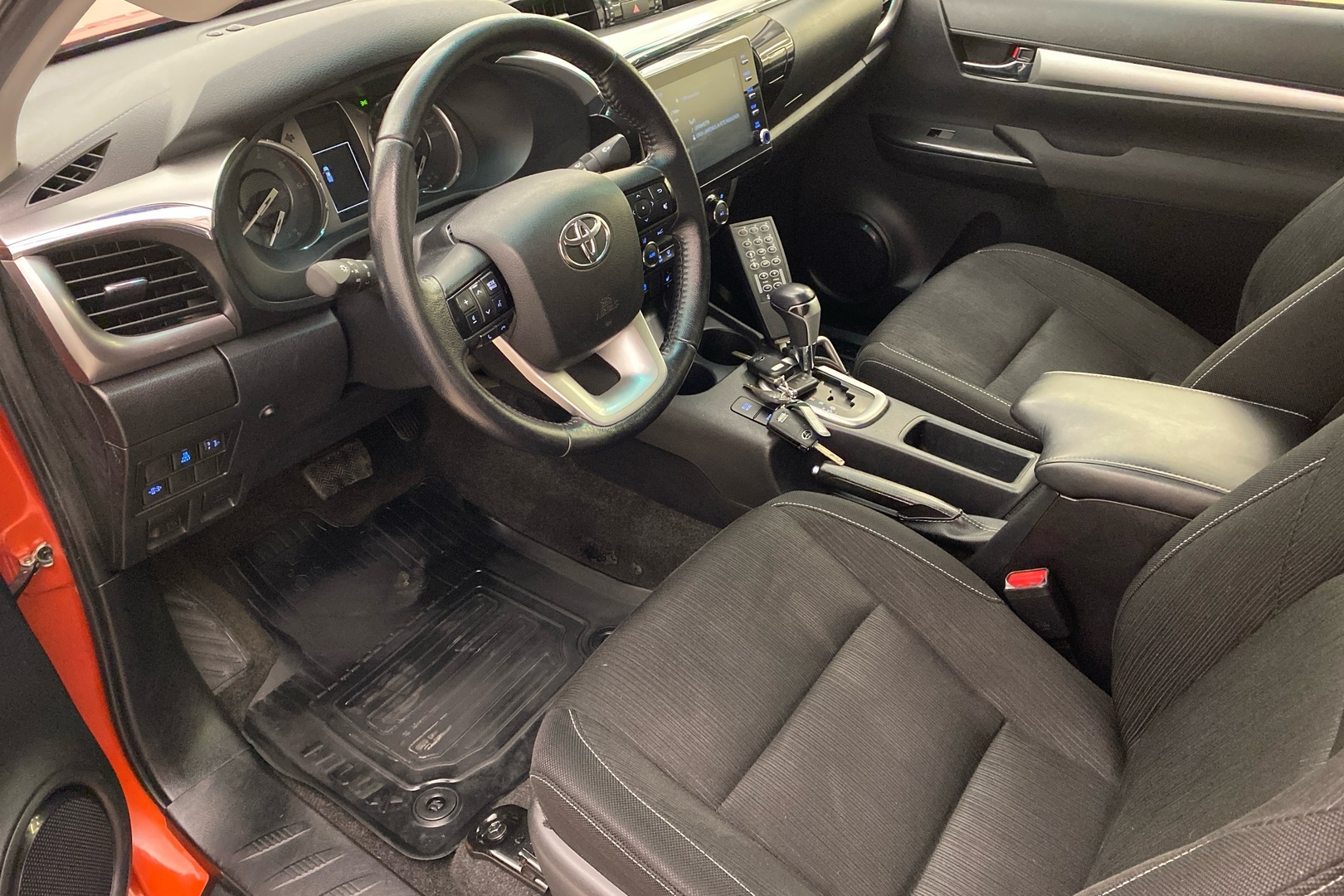 Toyota Hilux 2021, kuva 6/16