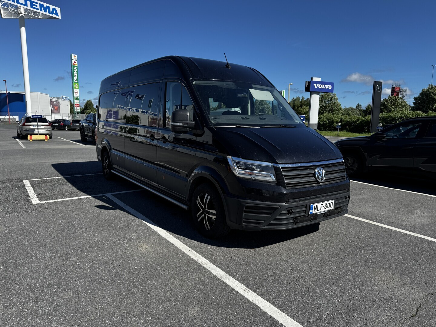 VOLKSWAGEN Crafter 35 umpipakettiauto 2,0 TDI 103 kW, 4490 - Juuri tullut todella siisti ja hyvin rakennettu retkeilyauto! Vetokoukku / Vakionopeudensäädin / Ilmastonti / Karaokelaitteisto / Jakopää ja turbo juuri uusittu! 7-paikkainen!