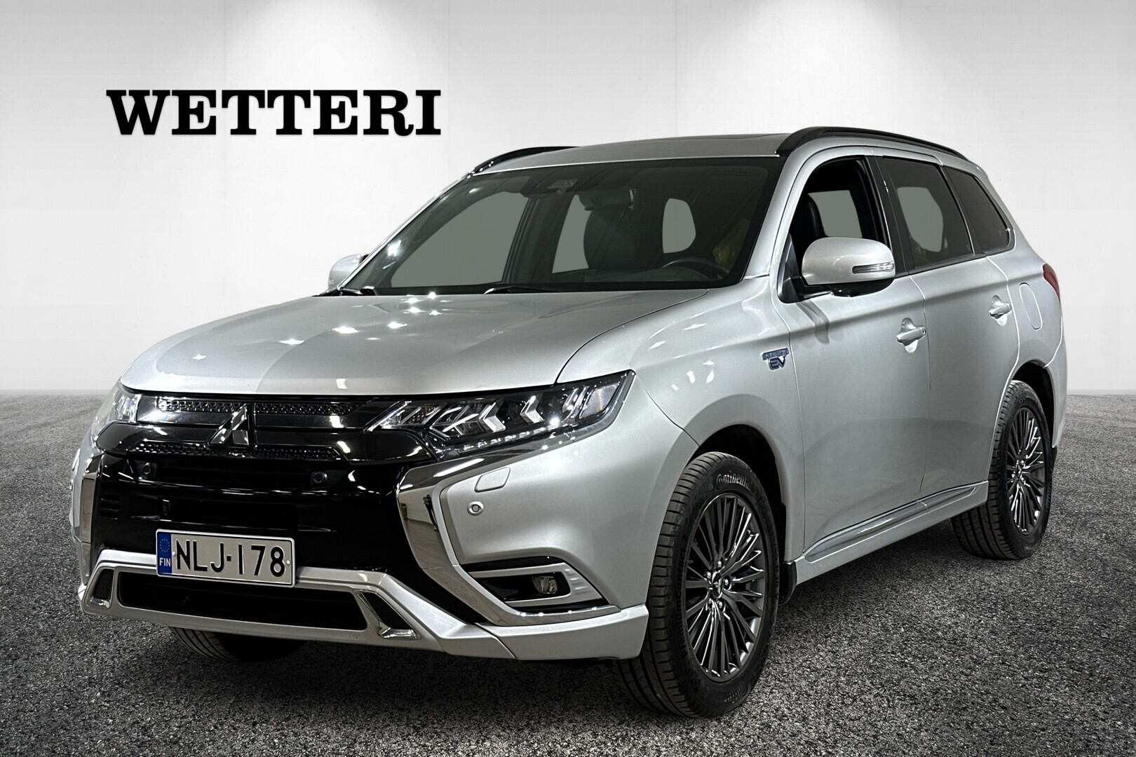 MITSUBISHI Outlander PHEV Instyle Sport 4WD 5P - HUIPPUVARUSTEET! ** 360-kamerat / Timanttinahat / Penkin sähkösäädöt / Vetokoukku / Kattoikkuna / Lämpölasi / Bluetooth **