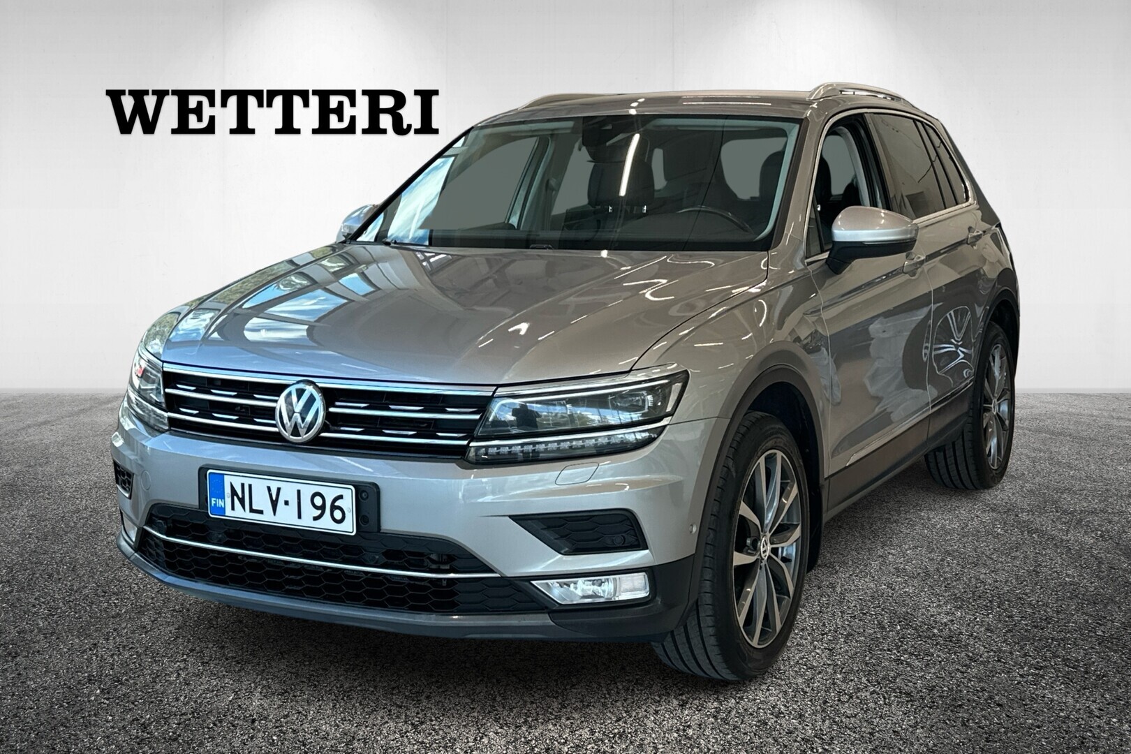 VOLKSWAGEN Tiguan Highline 2,0 TDI SCR 140 kW (190 hv) 4MOTION DSG-automaatti *Webasto / ACC / Sähköinen vetokoukku / Digimittaristo* - *Huippuvarusteet / Kamera / Sähkösäätöinen kulj.istuin / Mustat nahat / Sähkötoiminen takaluukku / Jakopää tehty*