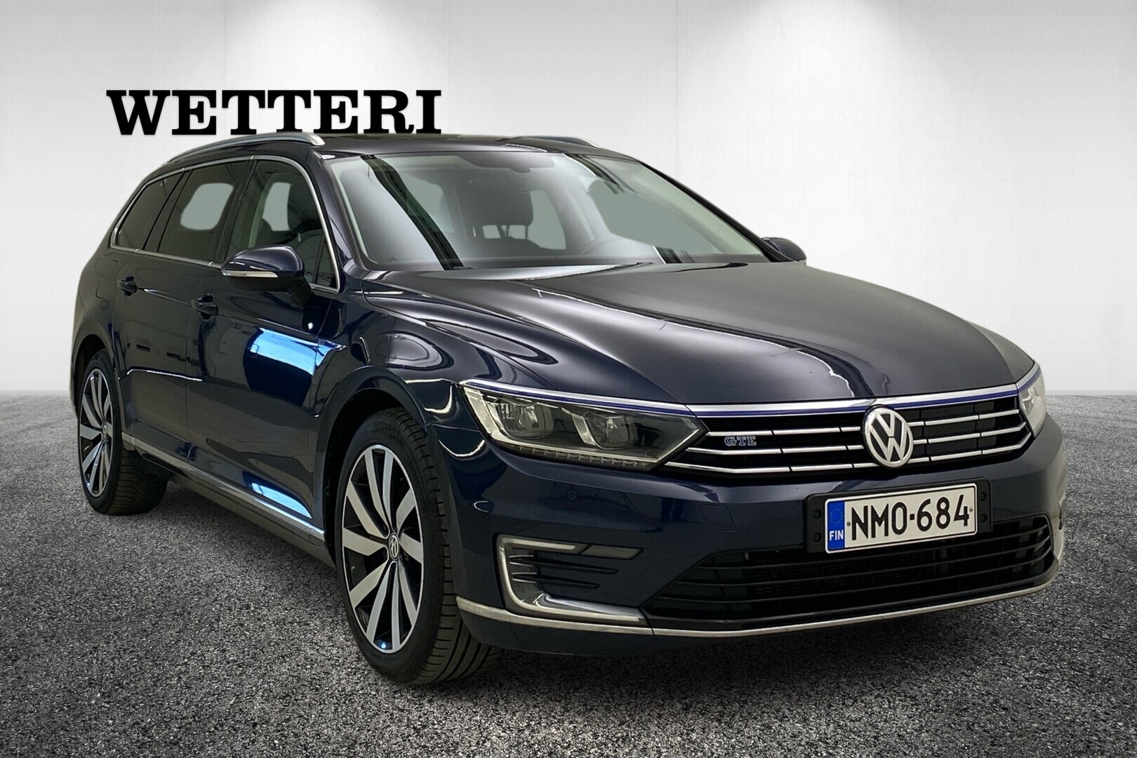 VOLKSWAGEN Passat Sedan GTE Plug-In Hybrid 160 kW (218 hv) DSG-automaatti / Keyless / Panoraama / ACC