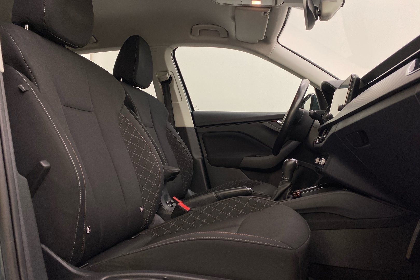 Skoda Kamiq 2020, photo 7/16