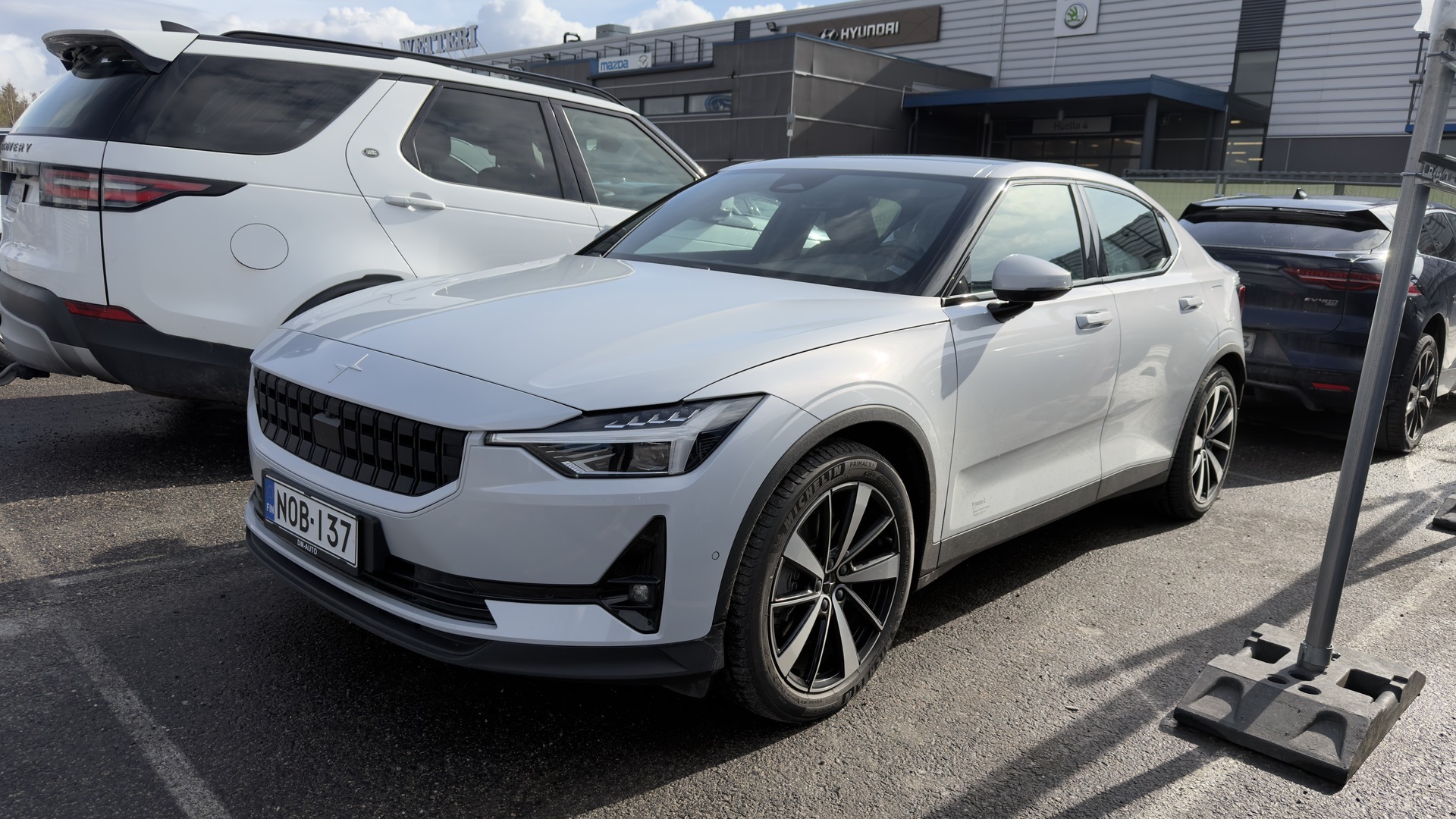 POLESTAR 2 Long Range Dual Motor, 300kW, 78kWh - / Pilot / Plus / Lämpöpumppu / Harman Kardon / Keyless / Pixel-LED / 360 kamera / Panorama / Kahdet renkaat aluvanteilla /