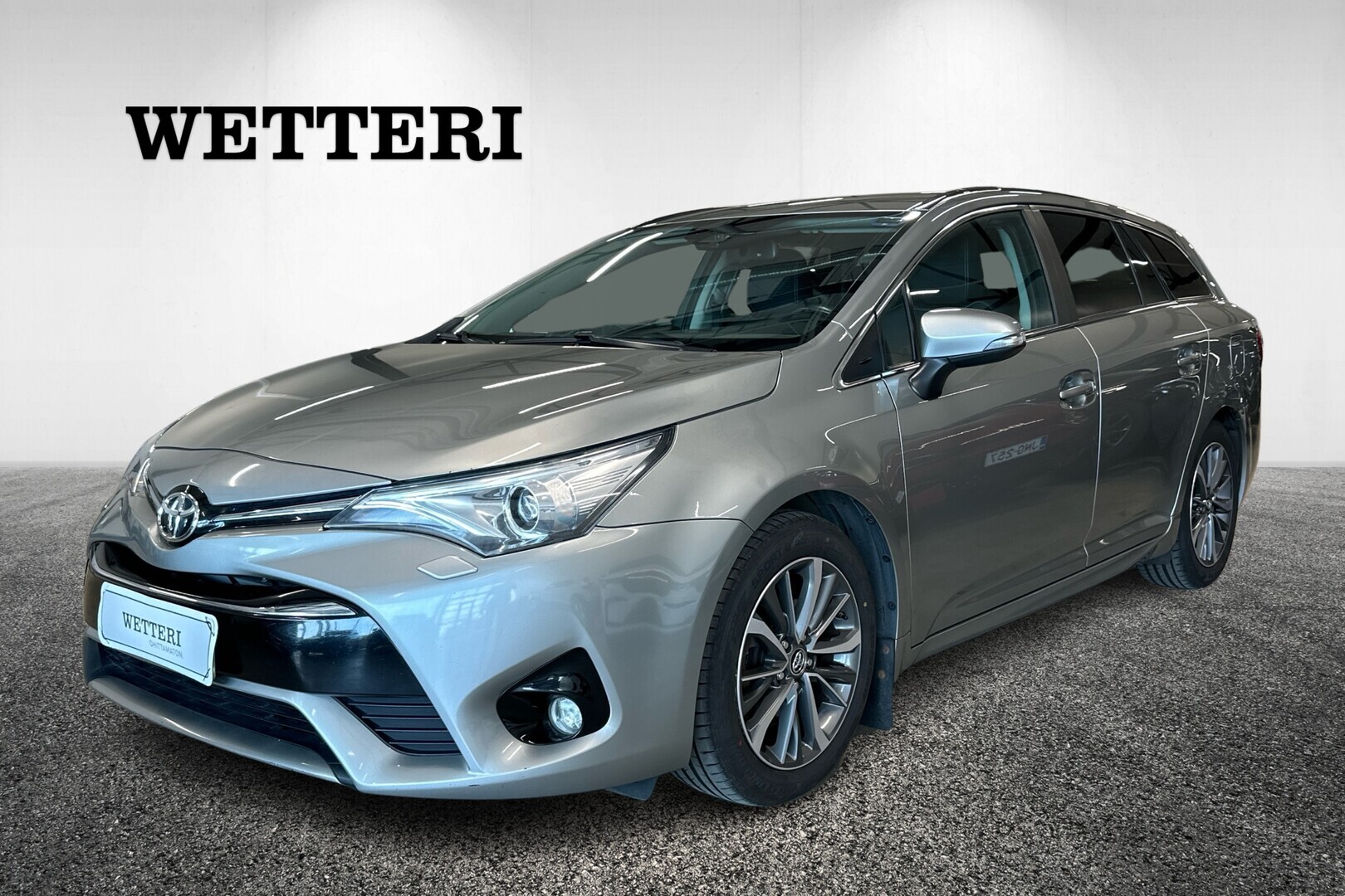 TOYOTA Avensis 2,0 D-4D Active Edition Touring Sports / Koukku/ P.kamera/ Navigointi/ Vakionopeudensäädin - Koukku/ P.kamera/ Navigointi/ Vakionopeudensäädin