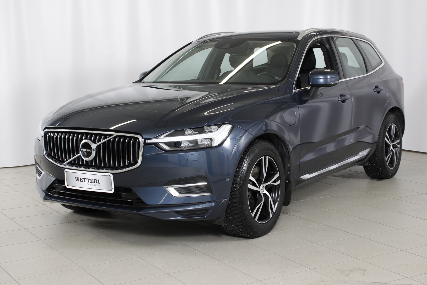 VOLVO XC60 T8 AWD Inscription aut - Suomiauto / Webasto / Adapt.vakkari / Vetokoukku / Four-C ilmajousitus / 360-kamera / Panoraama