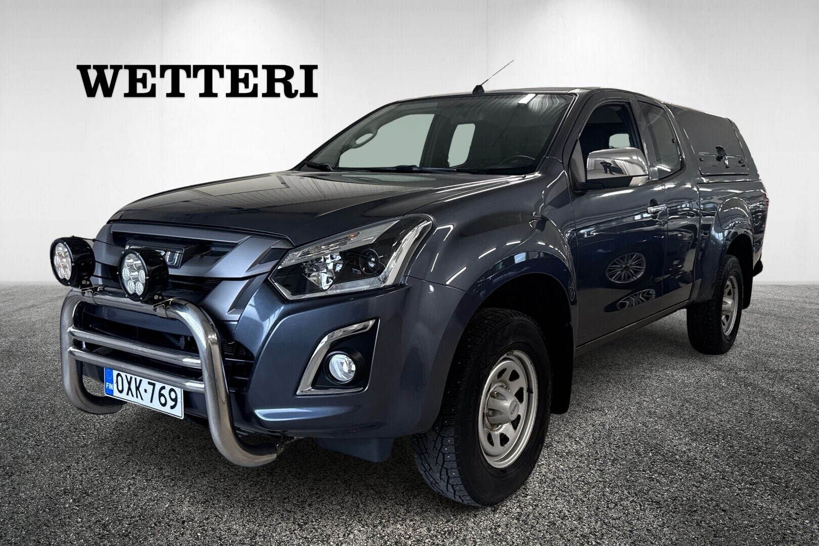 ISUZU D-Max Space Cab 1,9 TDi 4WD 6MT LS Black Edition * Webasto / Koukku / Lavakate / Kamera * - Suomiauto toiselta omistajalta / Vakkari / Kauko-ohj.Webasto / Peruutuskamera / Vetokoukku