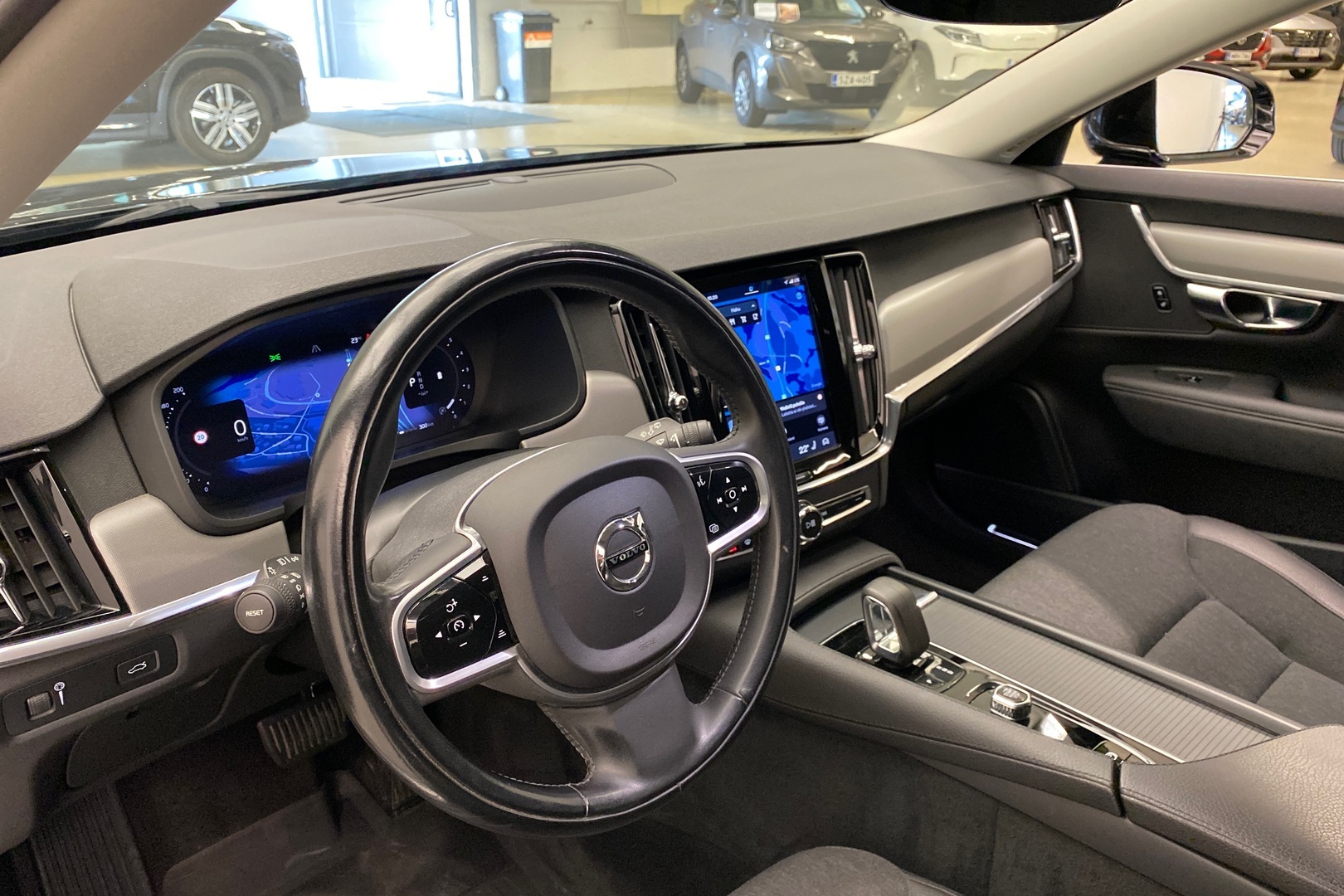 Volvo V90 B4 D-MHEV Momentum aut 2021, photo 6/34