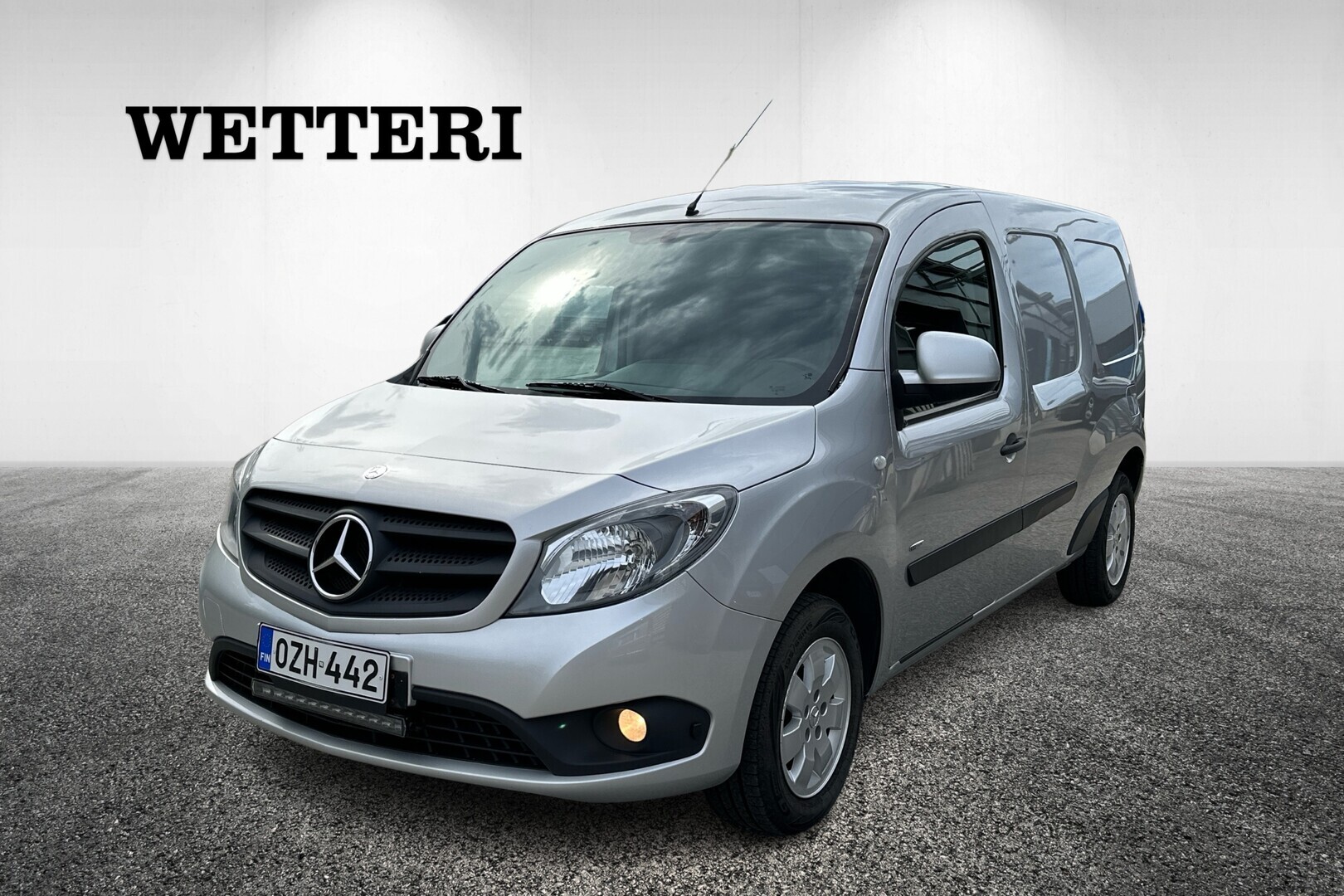 MERCEDES-BENZ Citan 109CDI K pitkä A3/Vetokoukku/Metalliväri/Siisti pikku paku/