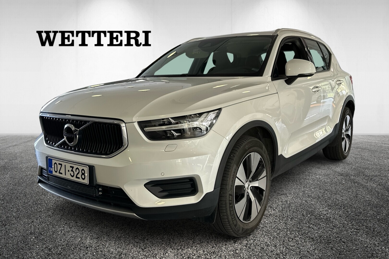VOLVO XC40 T3 Momentum Edition aut - // Vähän ajettu Suomi -auto // Vetokoukku // 2 x pyörät // Selekt 12 kk //