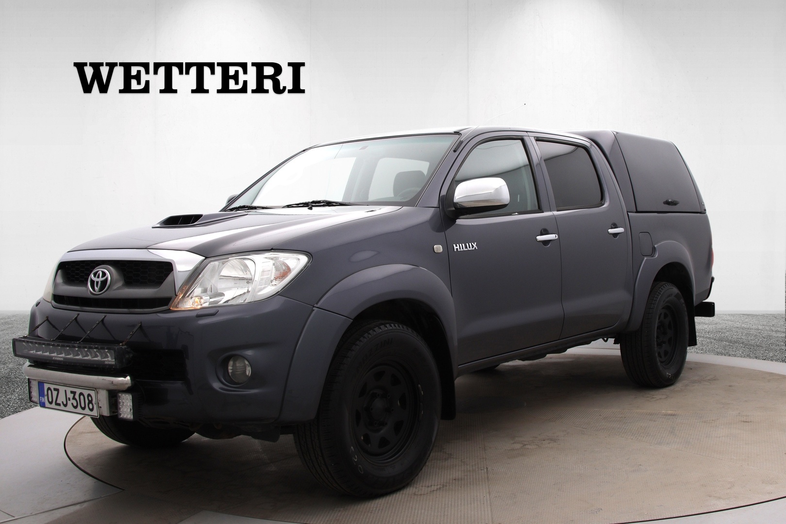 TOYOTA Hilux Double Cab 3,0 D-4D 4WD 171 SR aut **Lavakate // Koukku // Lisävalot** - **ALV / Vakkari / Autom.ilmastointi**