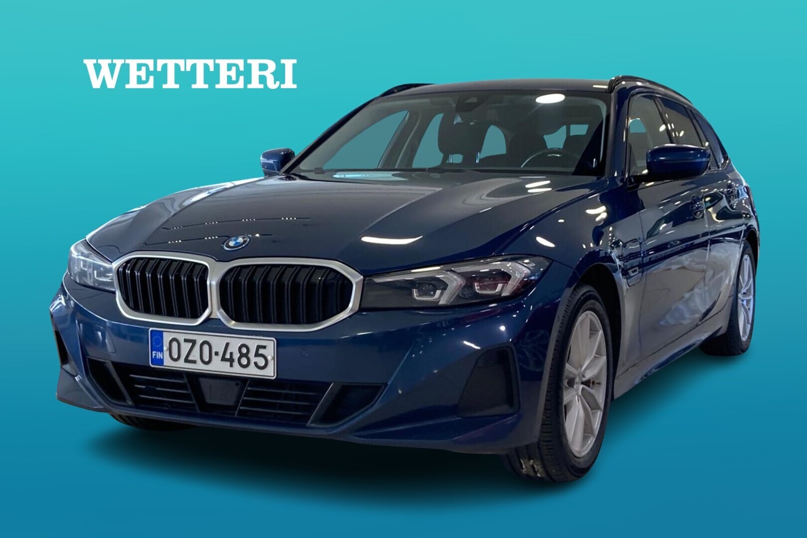 BMW 330 G21 Touring 330e xDrive A Charged Edition / LCI / 1-om Suomi-auto / ACC / HiFi / Kamera / SOH 95,7% / Shadowline / Kahdet renkaat / - LCI / 1-om Suomi-auto / Adaptiivinen vakionopeudensäädin / HiFi -äänentoisto / Peruutuskamera / SOH 95,7% / Shadowline / Widescreen /