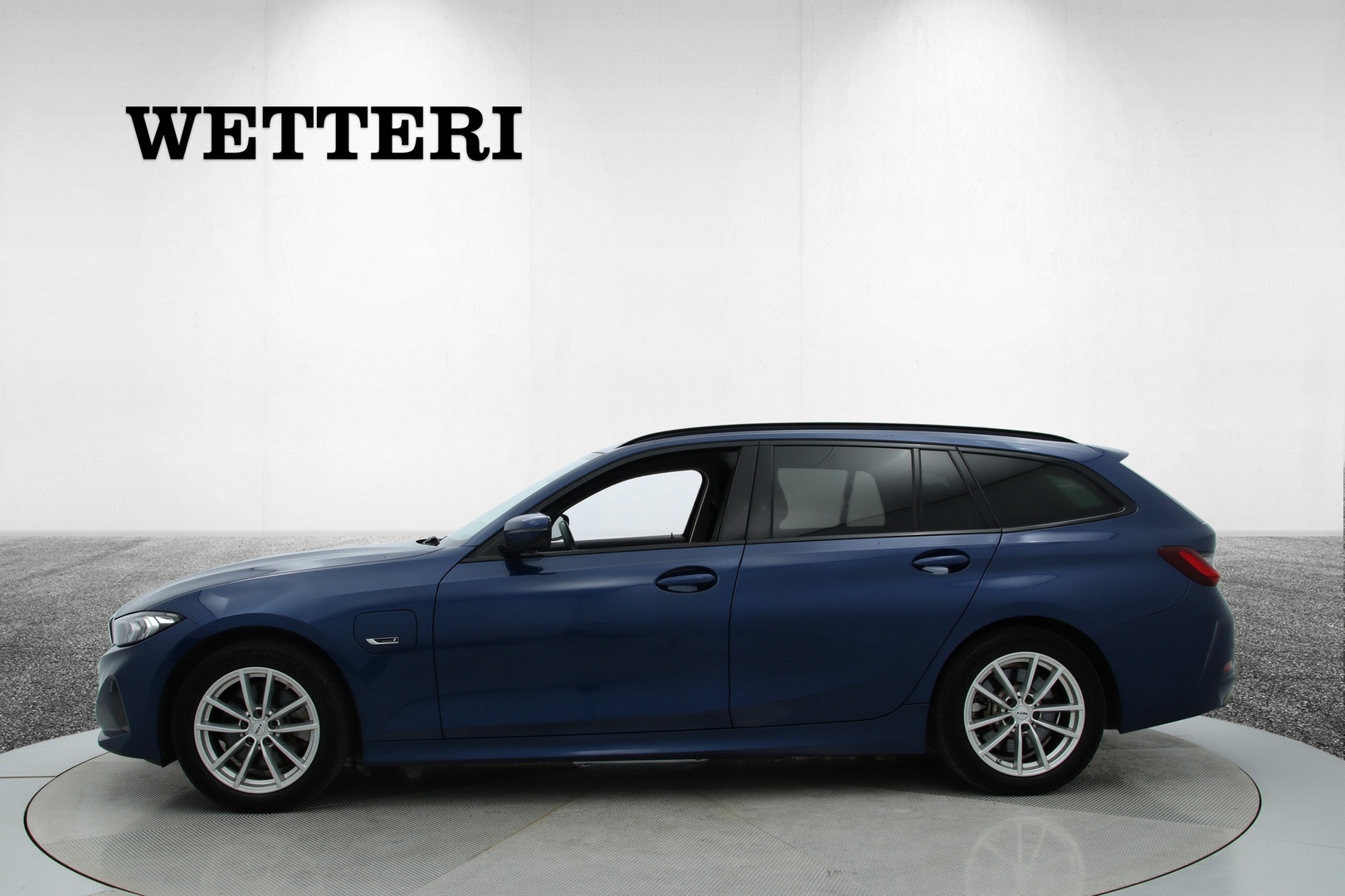 BMW 330 2023, kuva 2/34