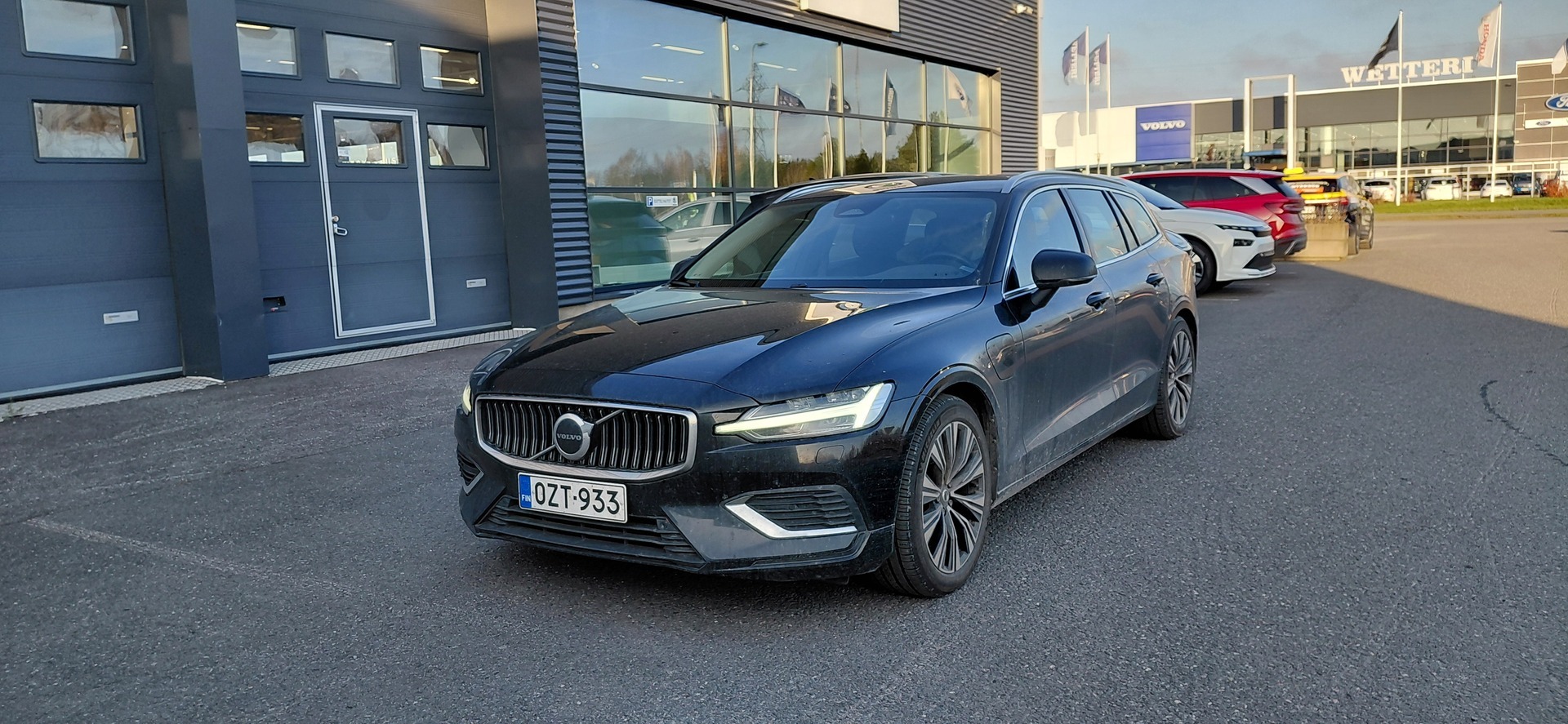 VOLVO V60 T6 AWD Long Range Core aut - ** Juuri tullut - kysy tarjous jo nyt ** Selekt takuu / 1- om. Suomi-auto / ALV / ACC / Lisälämmitin / Navi **