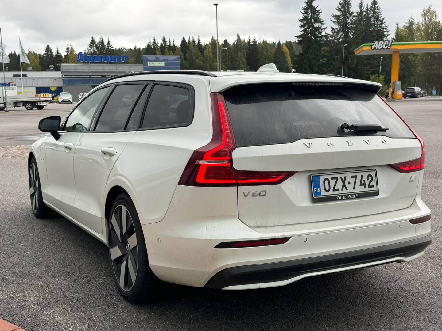 Volvo V60 2024, kuva 4/5