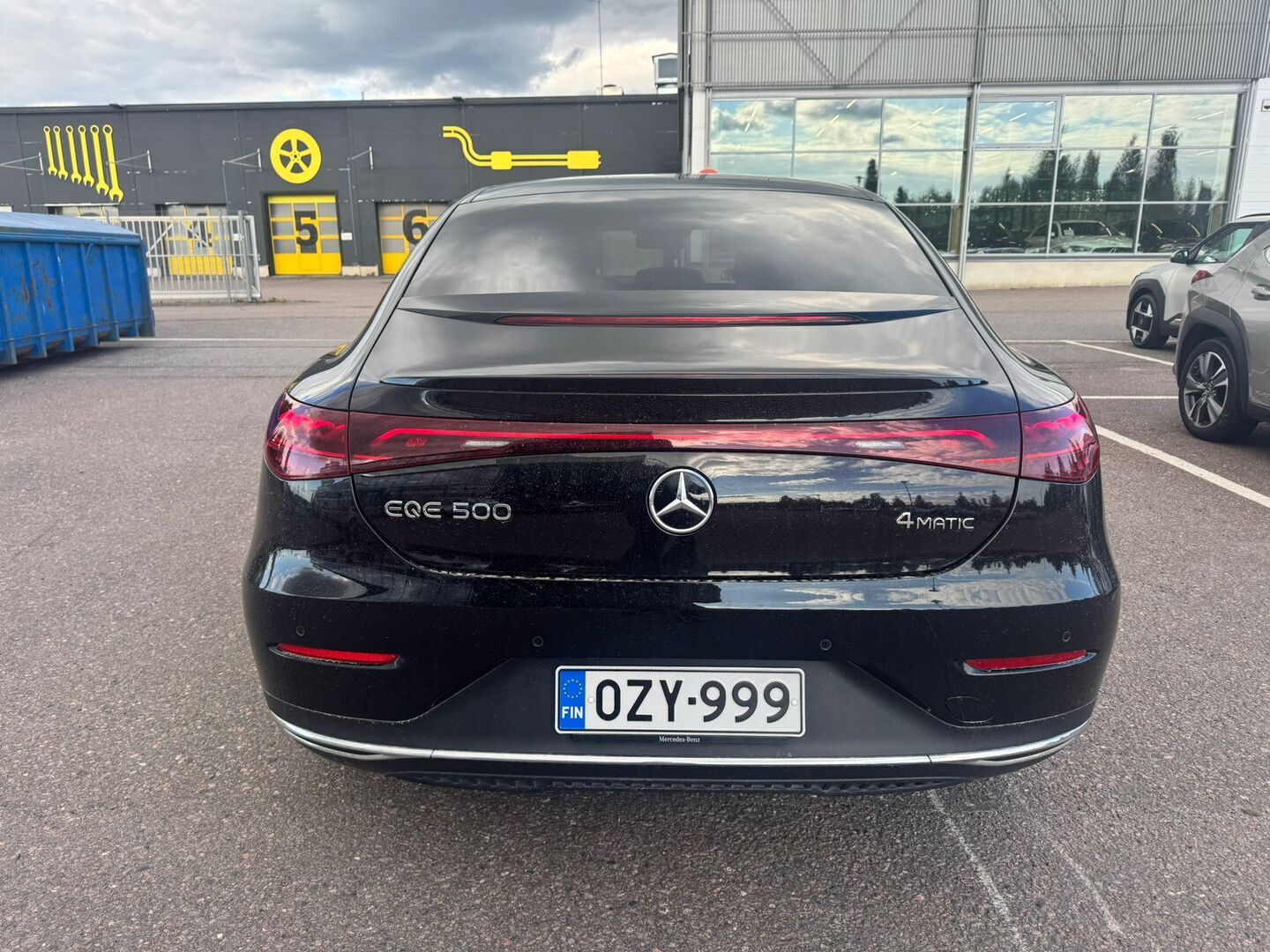Mercedes-Benz EQE 500 4MATIC 2023, photo 6/8