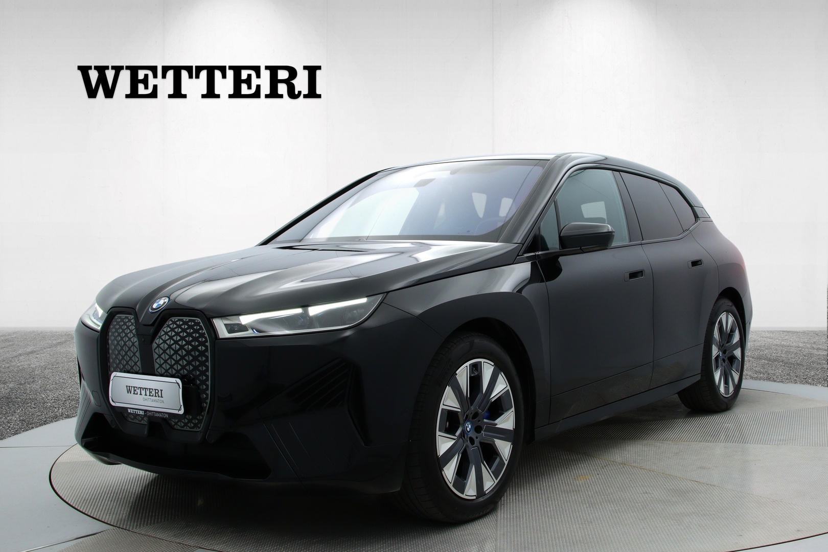 BMW iX xDrive40 Sport package / Vetokoukku / H/K / 360 / Laserlight / ILP / Nahkasisusta / BLIS / ACC / Navi - / Vetokoukku / H/K / 360 / Laserlight / ILP / Nahkasisusta / BLIS / ACC / Navi /