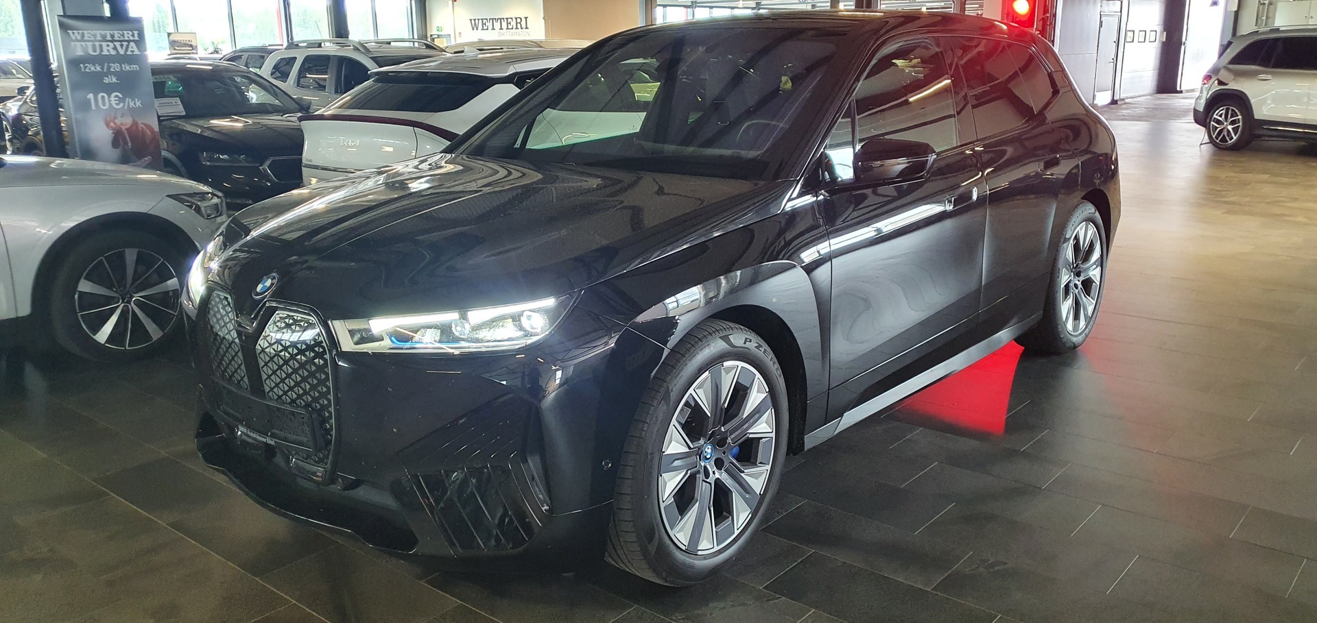 BMW iX xDrive40 Sport package / Vetokoukku / H/K / 360 / Laserlight / ILP / Nahkasisusta / BLIS / ACC / Navi