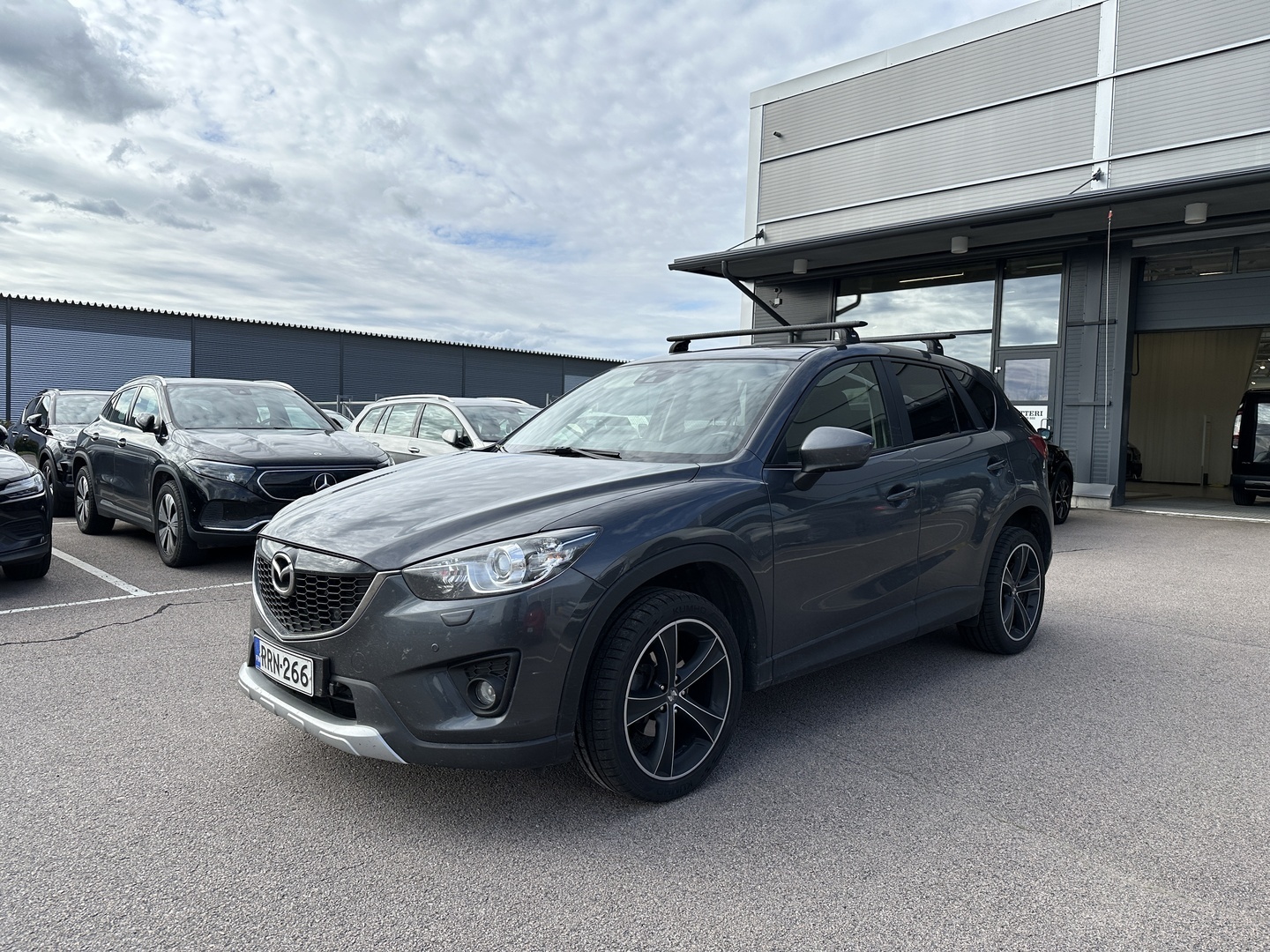 MAZDA CX-5 2,0 SKYACTIV-G Touring Business 6MT 5ov AWD Q05 - ** 1.Om / Merkkihuollettu / Vetokoukku / Navi / Lämmitin **