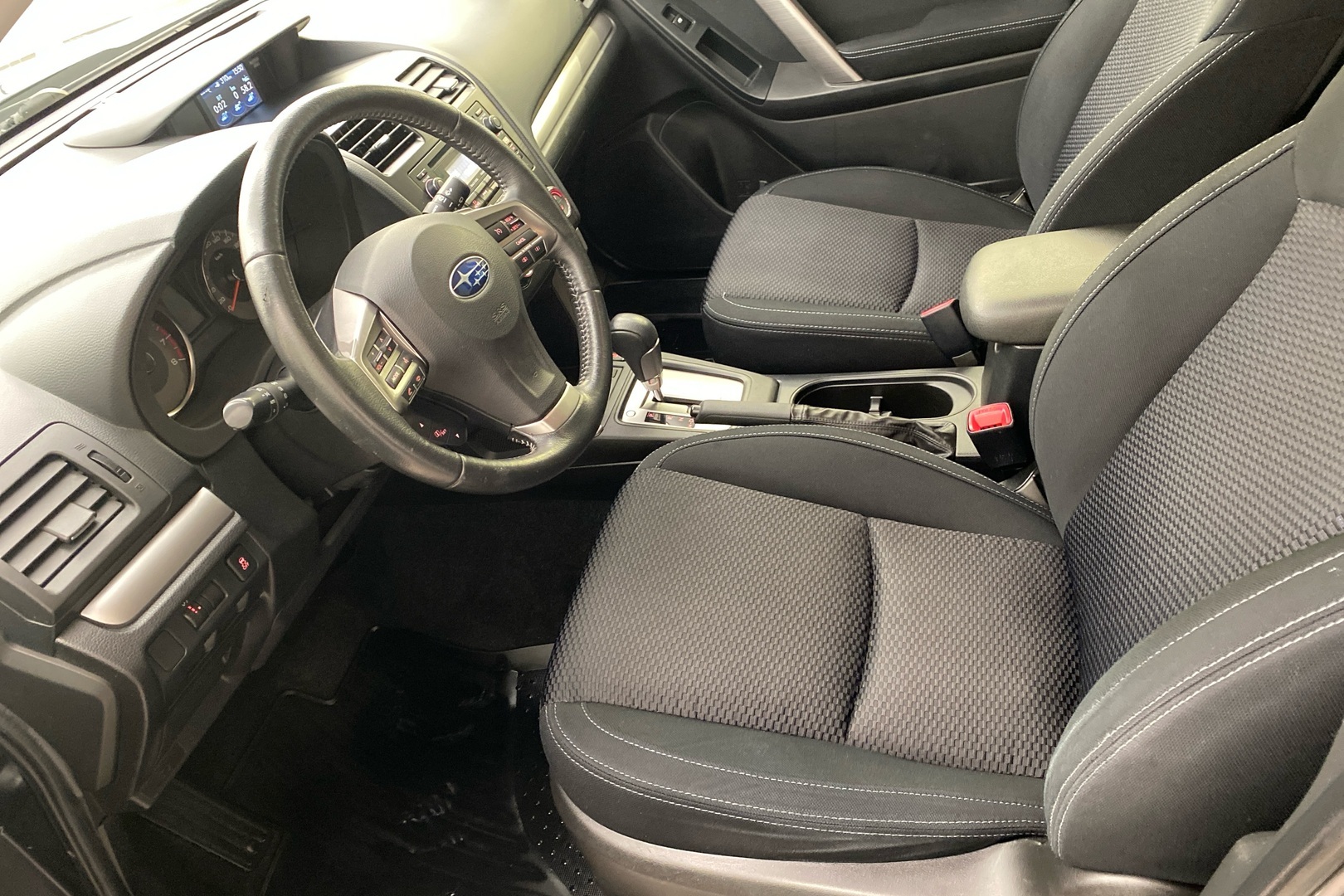 Subaru Forester 2,0 XS CVT 2014, kuva 6/17