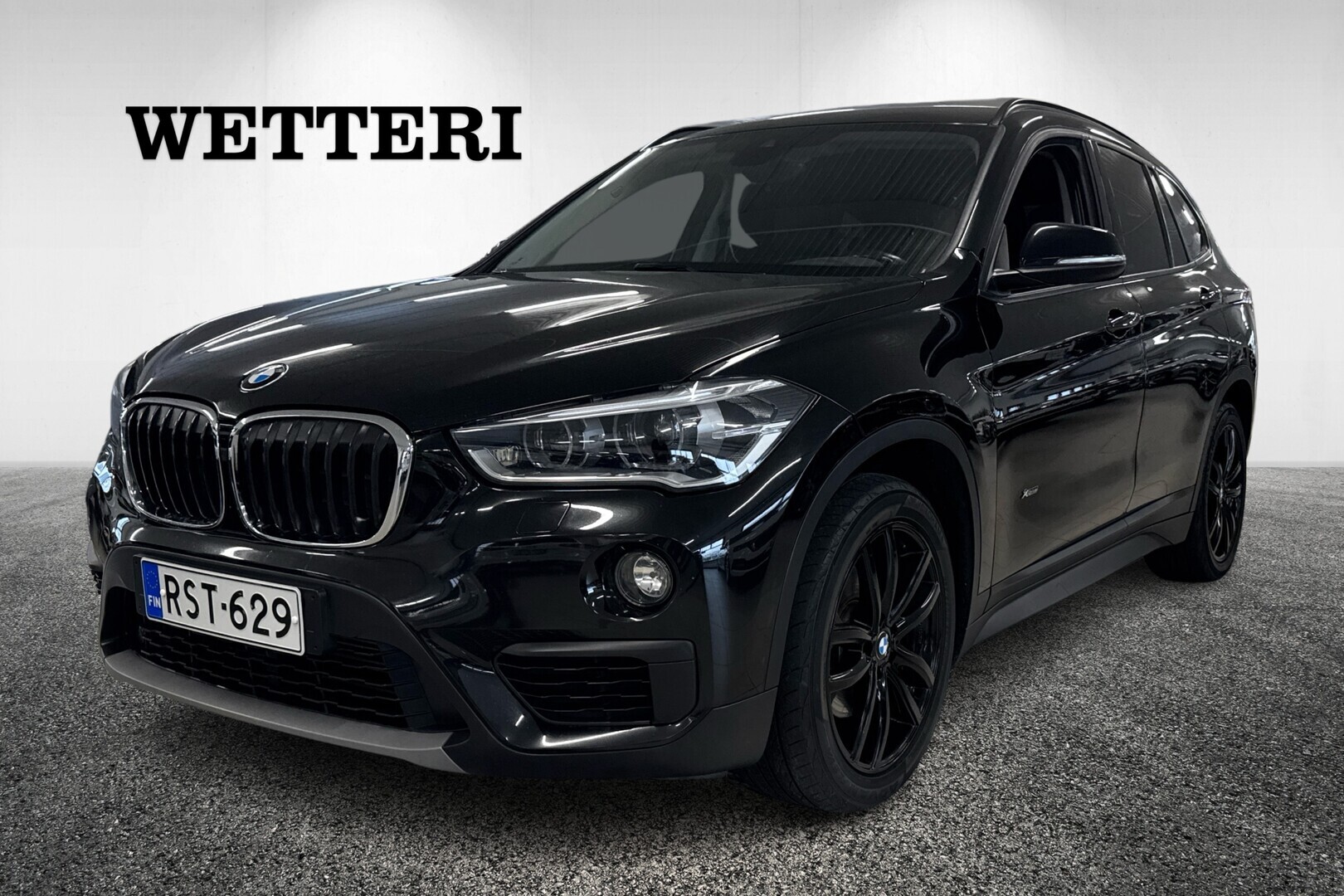 BMW X1 F48 xDrive18d A Business * Vakkari / Sporttipenkit ja ratti / Tutkat / Moot.lämmitin * - 1-om.Suomiauto / M-Sport ratti / LED-ajovalot / Bluetooth