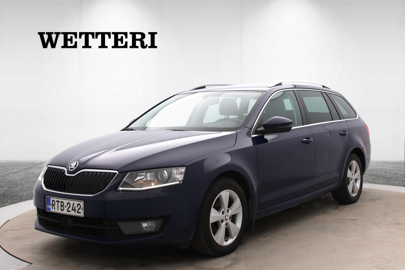 SKODA Octavia Combi 1,6 TDI 105 4x4 Elegance ** Myydään huutokaupat.com ** - ** Webasto / Vetokoukku / Sähköpenkki / Parkkitutkat **