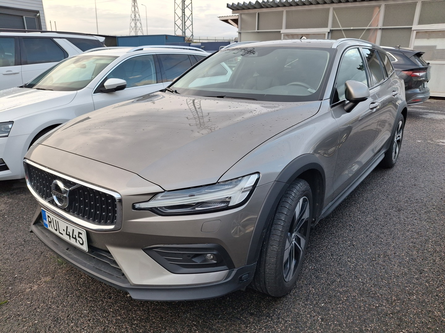VOLVO V60 Cross Country B4 AWD D-MHEV aut - ** Juuri tullut! Kysy tarjous jo nyt - Tatu Keränen 040 715 9681 tai tatu.keranen@wetteri.fi / Myös whatsapp **