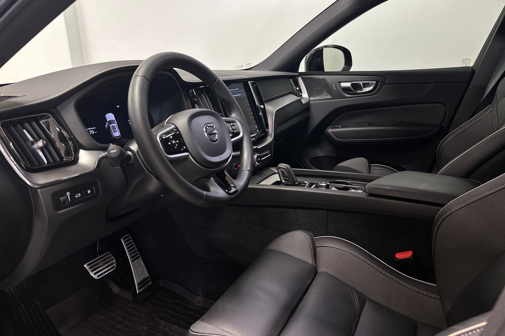Volvo XC60 T8 TwE AWD R-Design Edition 2022, kuva 7/14