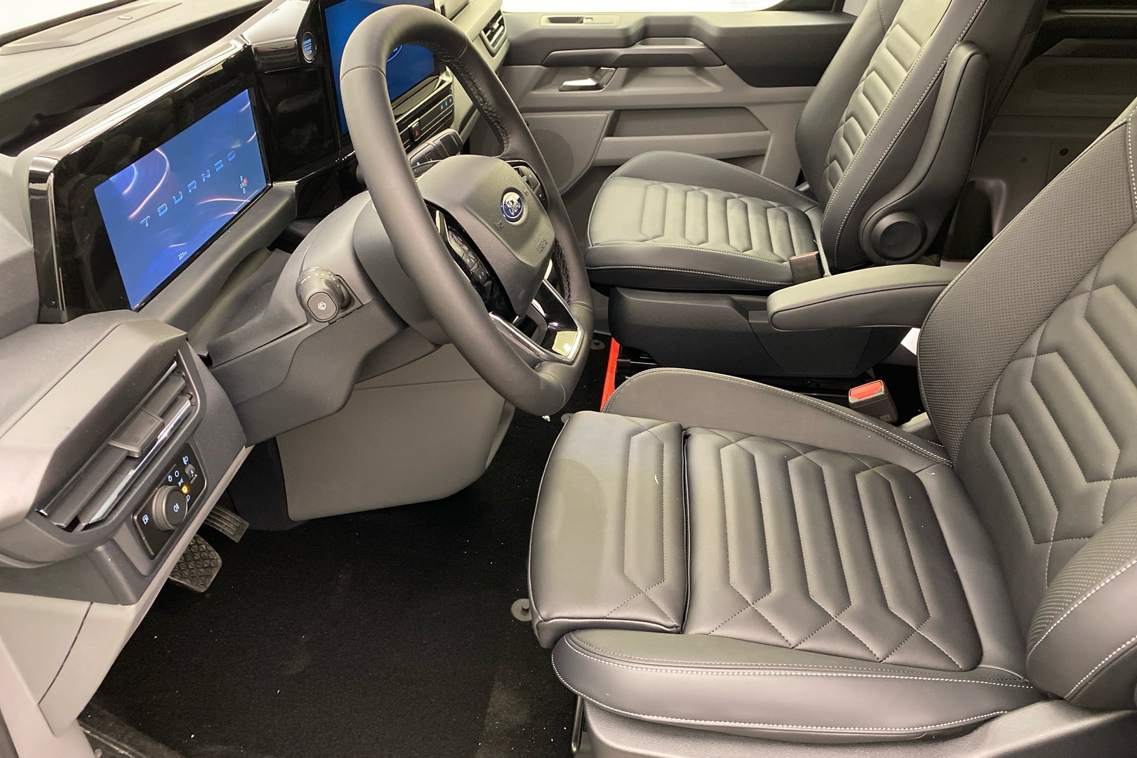 Ford Tourneo Custom 2026, kuva 6/18