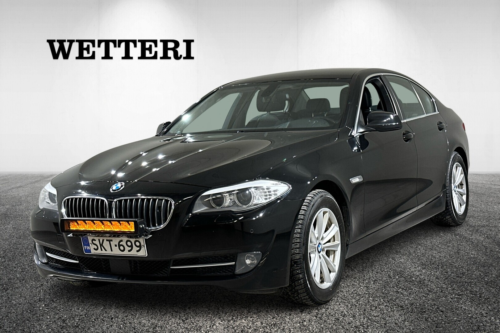 BMW 530 TwinPower Turbo A F10 Sedan Business **HUD / Koukku / Adapt.vakkari / Navi / Nahkat**