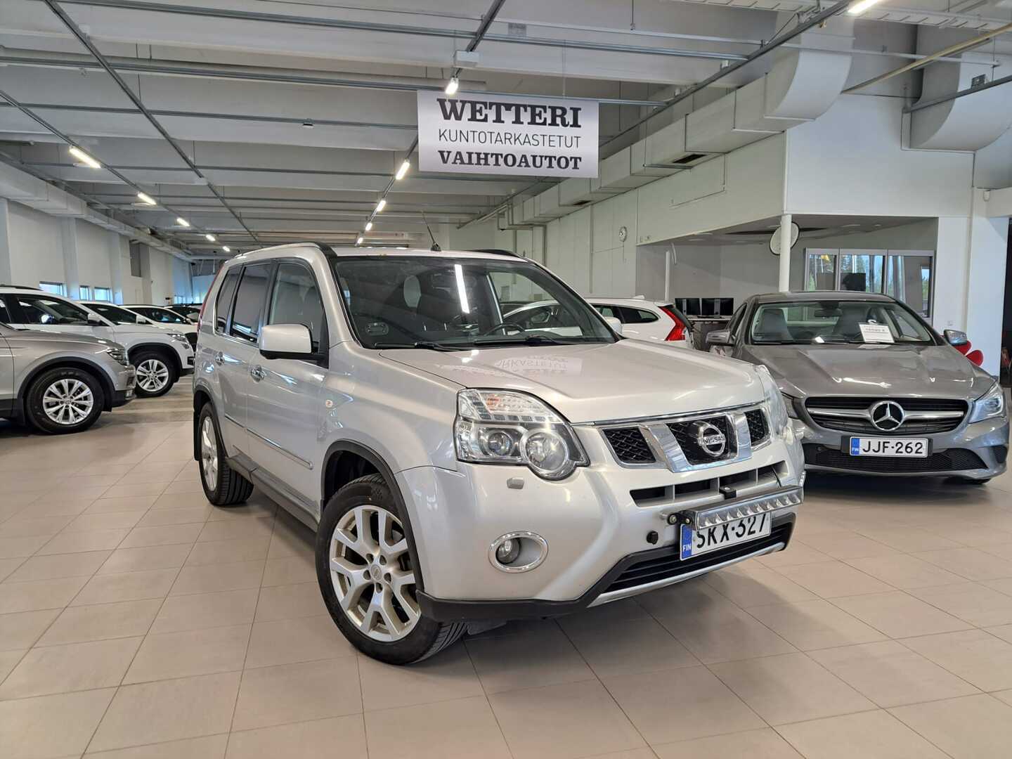 NISSAN X-Trail 2,0 dCi Low SE 6A/T 4x4 MY12, Connect, AVM, Sunroof, 18'' Alloy**Webasto / 360 Kamera / Panorama / Vetokoukku** - ***Suomi-auto / Navi / Vakkari / Lämpöpaketti***