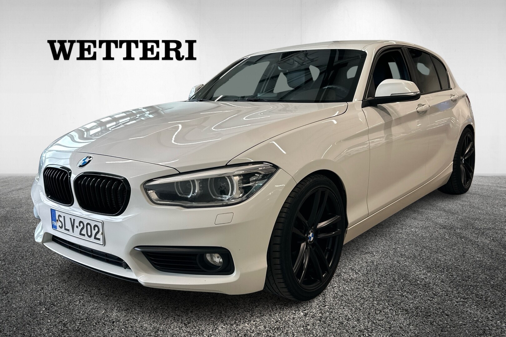 BMW 120 F20 Hatchback 120i A Business / P.tutka / Nahkaverhoilu Dakota / Madallusjouset / Bluetooth / Aut.Ilmastointi - P.tutka / Nahkaverhoilu Dakota / Madallusjouset / Bluetooth / Aut.Ilmastointi / Lohkolämmitin