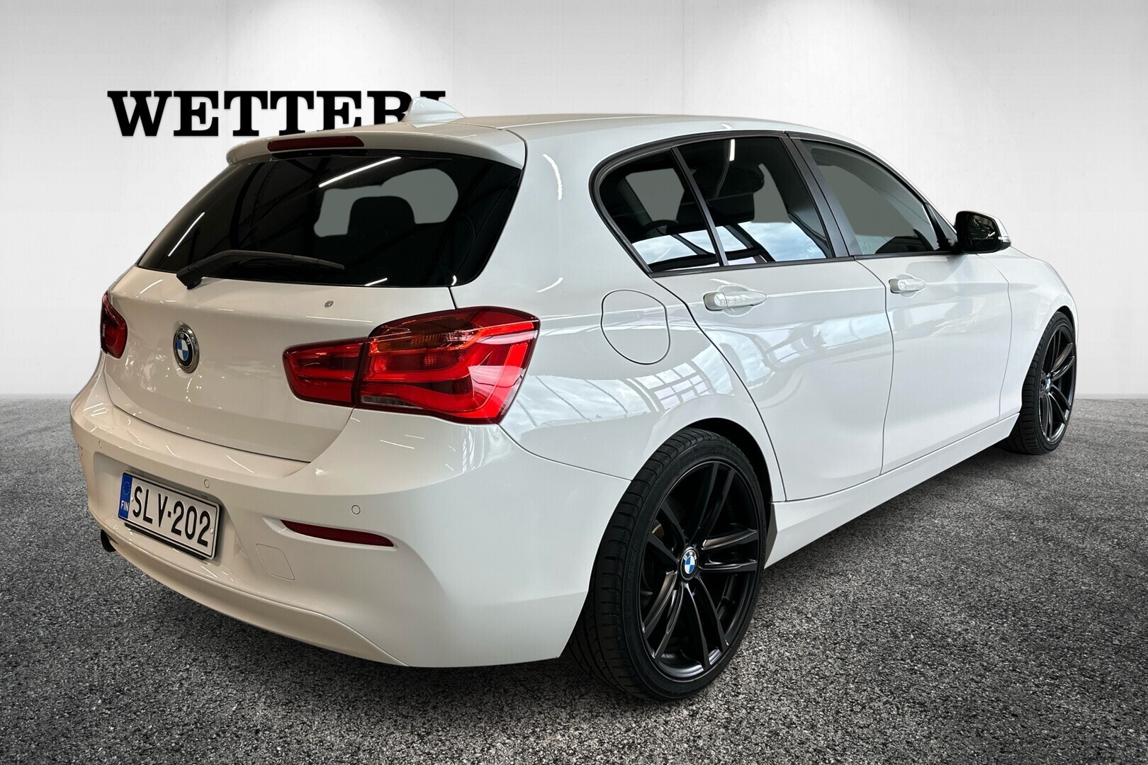 BMW 120 F20 Hatchback 120i A Business 2015, kuva 3/16