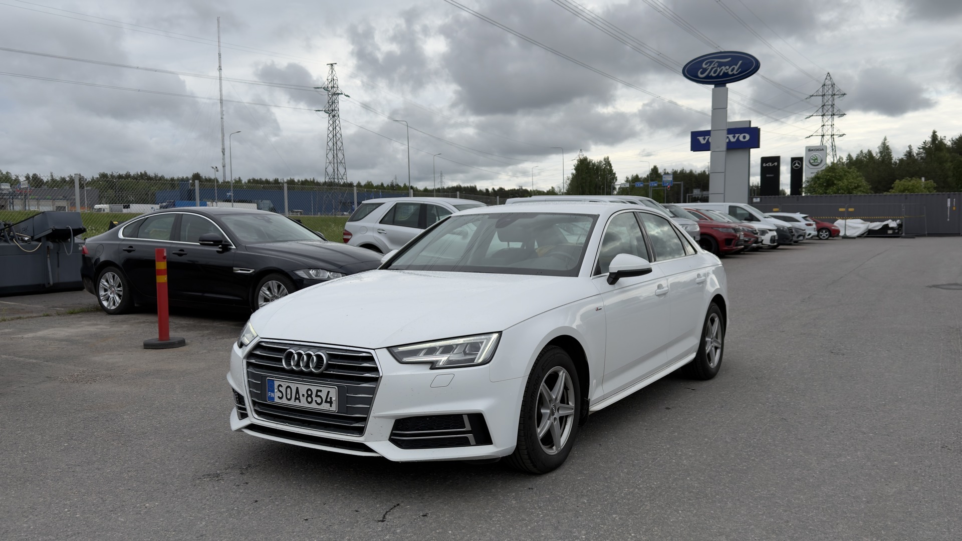 AUDI A4 Sedan Business Comfort S line Edition 2,0 TDI 110 kW S tronic - Kysy tarjous jo nyt! 0417311818(Myös WhatsApp) / mika.myllykangas@wetteri.fi