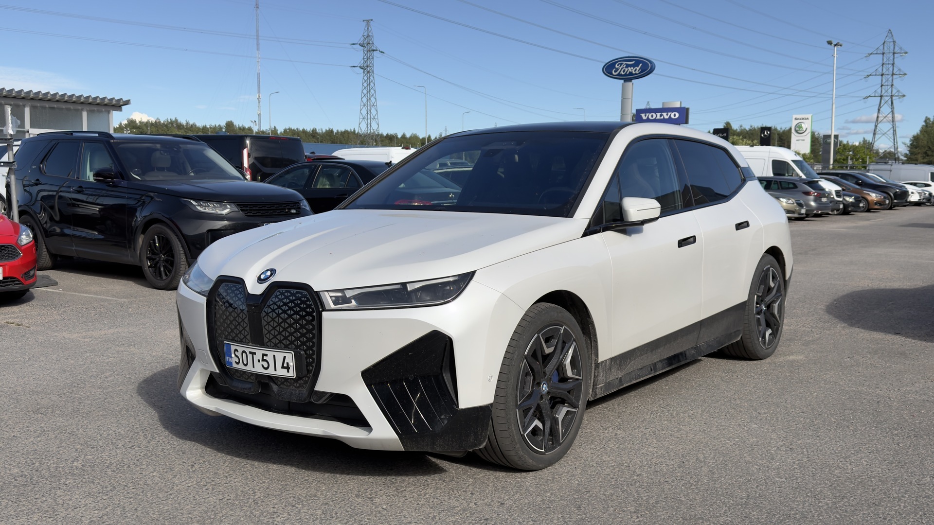 BMW iX xDrive40 Fully Charged / Juuri tullut / Kysy tarjous jo nyt ! / 0417311818 - mika.myllykangas@wetteri.fi ( myös whatsapp ) - Koukku / Sky Lounge / DAP / Laser /  H/K / Juuri tullut / Kysy tarjous jo nyt ! / 0417311818 - mika.myllykangas@wetteri.fi ( myös whatsapp )