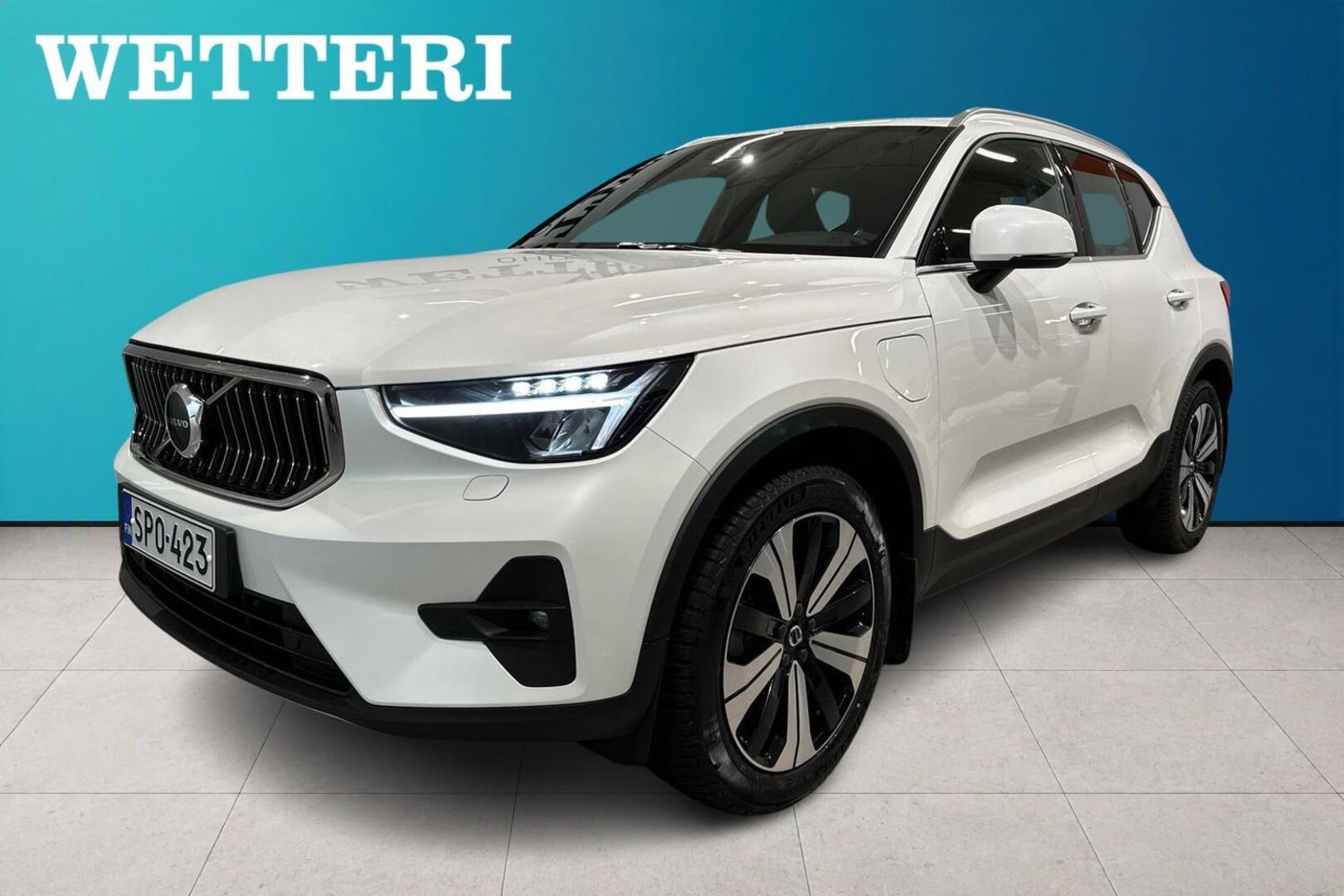VOLVO XC40 T5 TwE Plus Bright aut **Kamera / Koukku / Navi / Sähköpenkit / ACC / LED** - **Suomen siistein / 1 Om. / Parasta etsivälle**