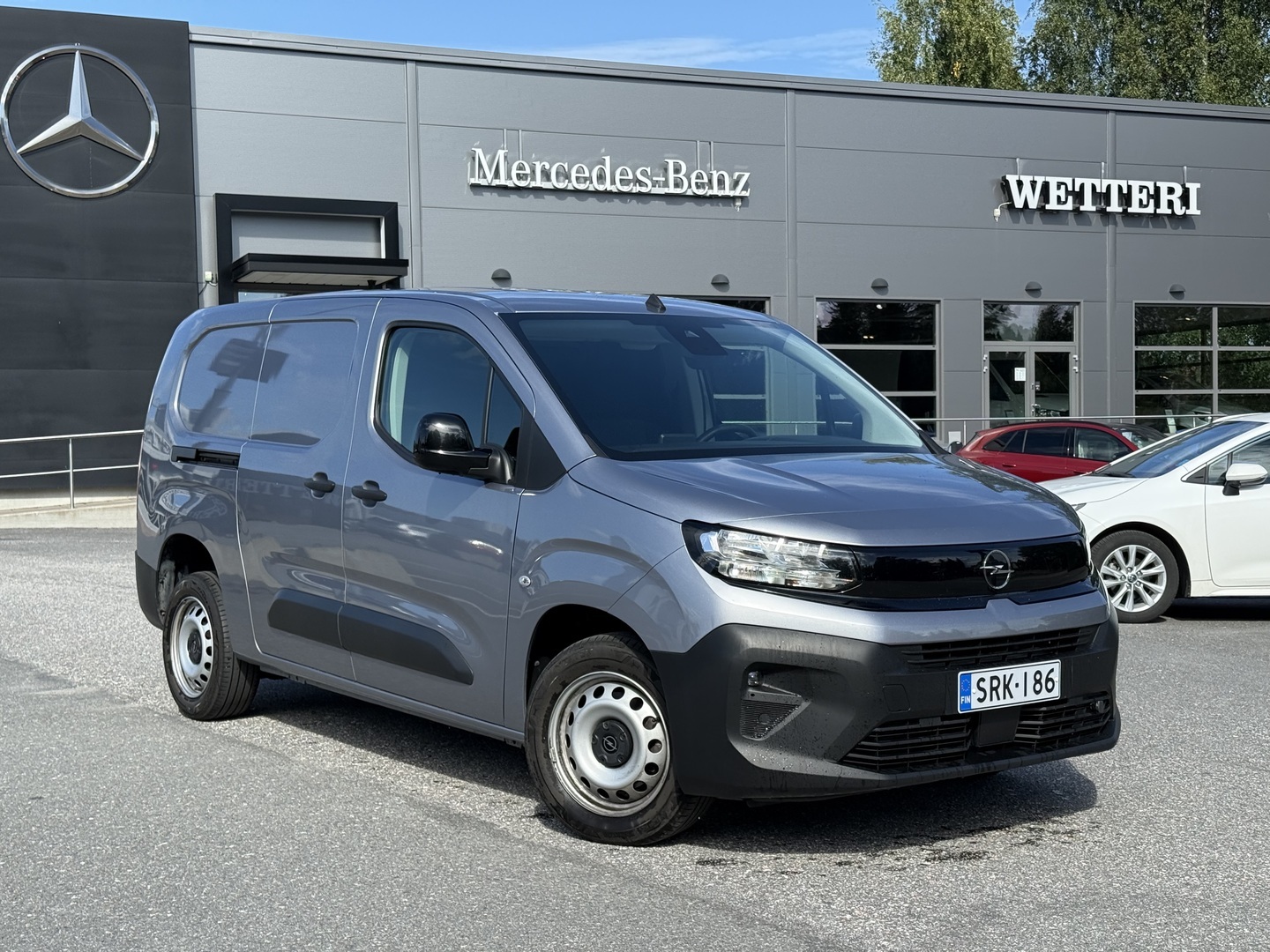 OPEL Combo Cargo 130 diesel XL / Jatkoturva voimassa 10/2029 saakka / 2 x liukuovet / Ilmastointi / Vakkari / Parkkitutka - / Bluetooth / Lämpöratti / Merkkihuollettu pikkupaku yksityiskäytöstä