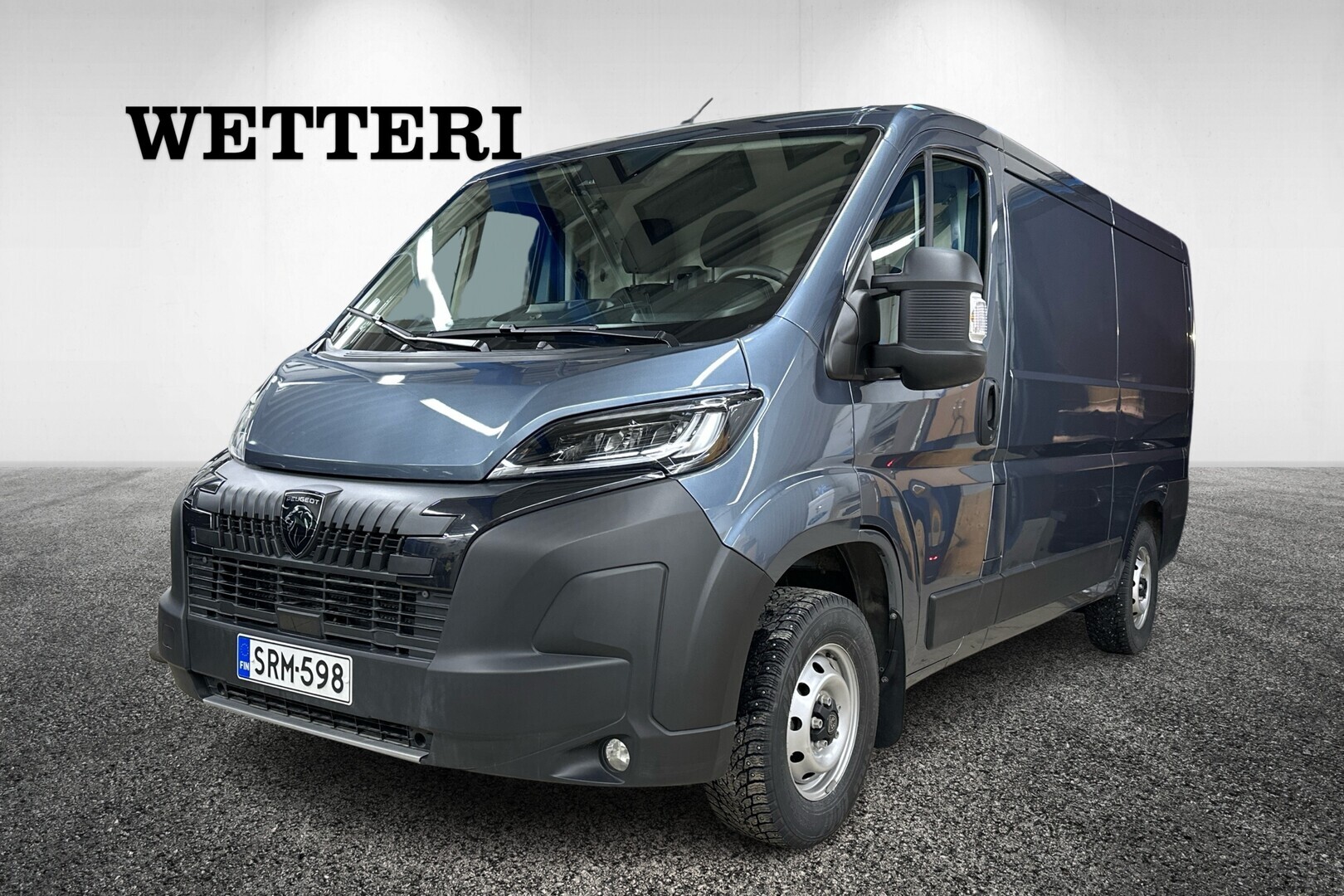 PEUGEOT Boxer 335 L2H1 BlueHDi 140/ALV-vähennyskelpoinen/Peruutuskamera/Vetokoukku/Mukautuva vakionopeuden säädin/Metalliväri/ - / Todella vähän ajettu! / 1-Om / Suomiauto /