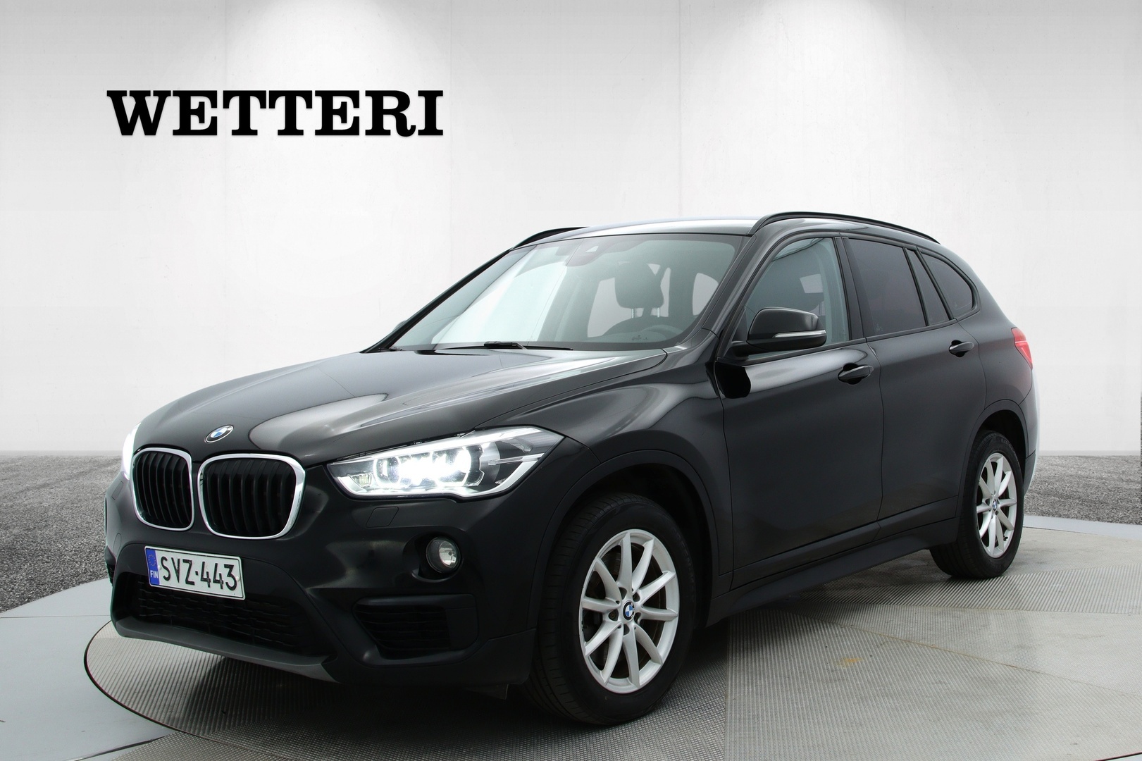 BMW X1 F48 xDrive20d A Business Pro / Koukku / Suomi-auto / Vakkari / Ratinlämmitys / LED / Tutka / Kamera / Kahdet renkaat ja vanteet / - Vetokoukku / Juuri katsastettu / Suomi-auto / Vakionopeudensäädin / Ratinlämmitys / LED-ajovalot / Peruutustutka / Peruutuskamera / Kahdet renkaat ja vanteet