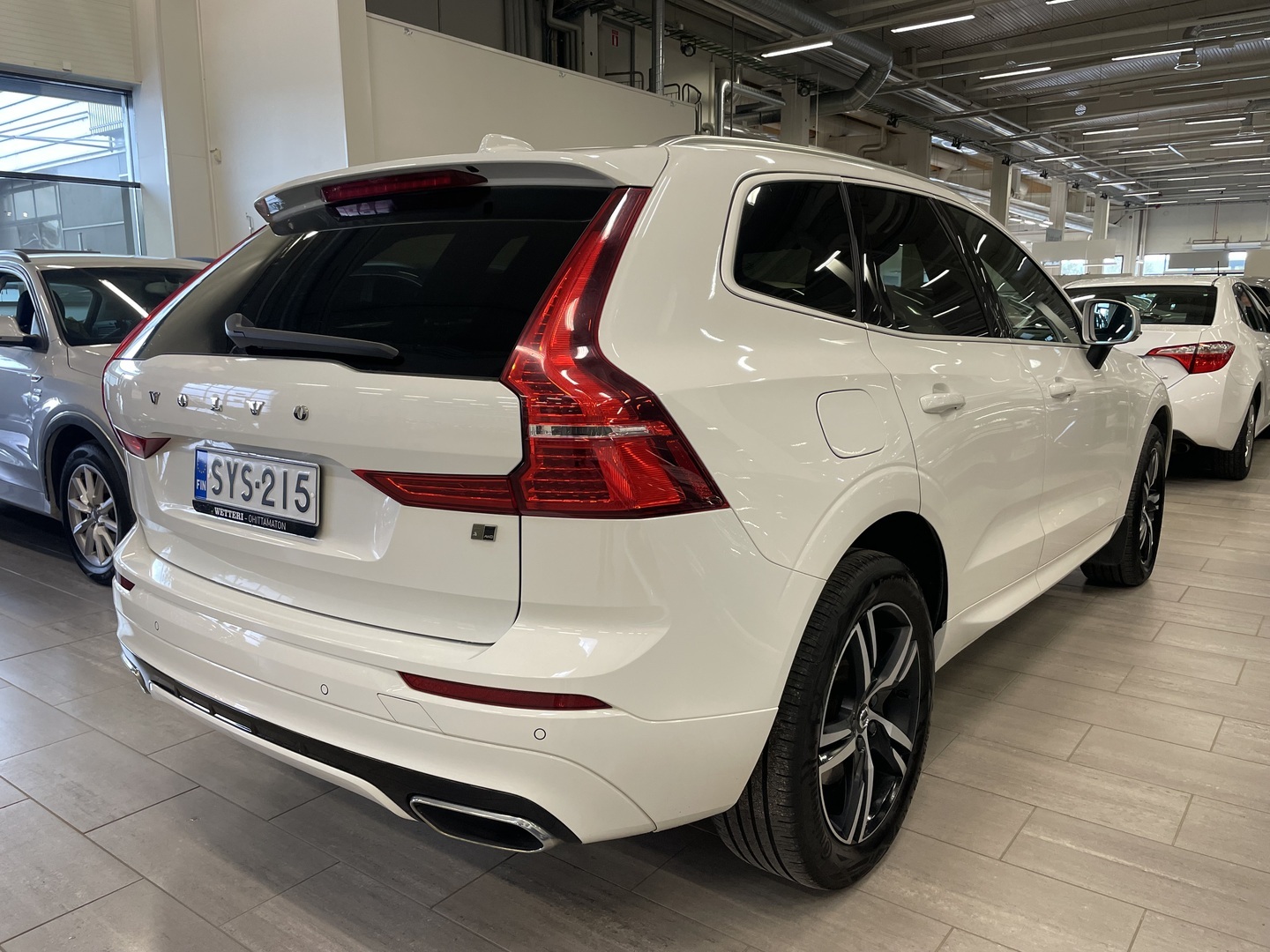 Volvo XC60 D4 AWD R-Design aut 2019, kuva 3/8